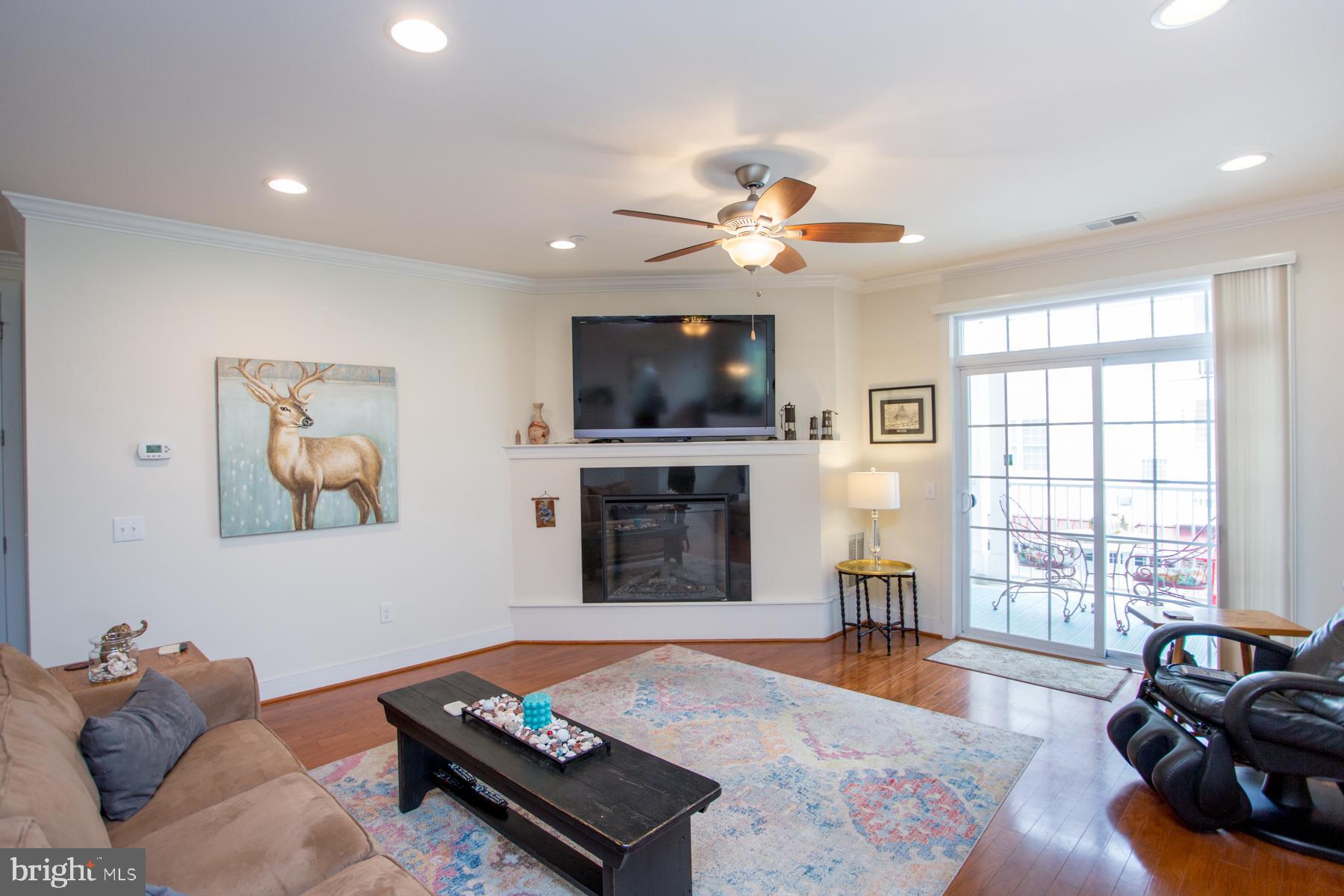 MERIDIAN VALLEY SQ - Residential