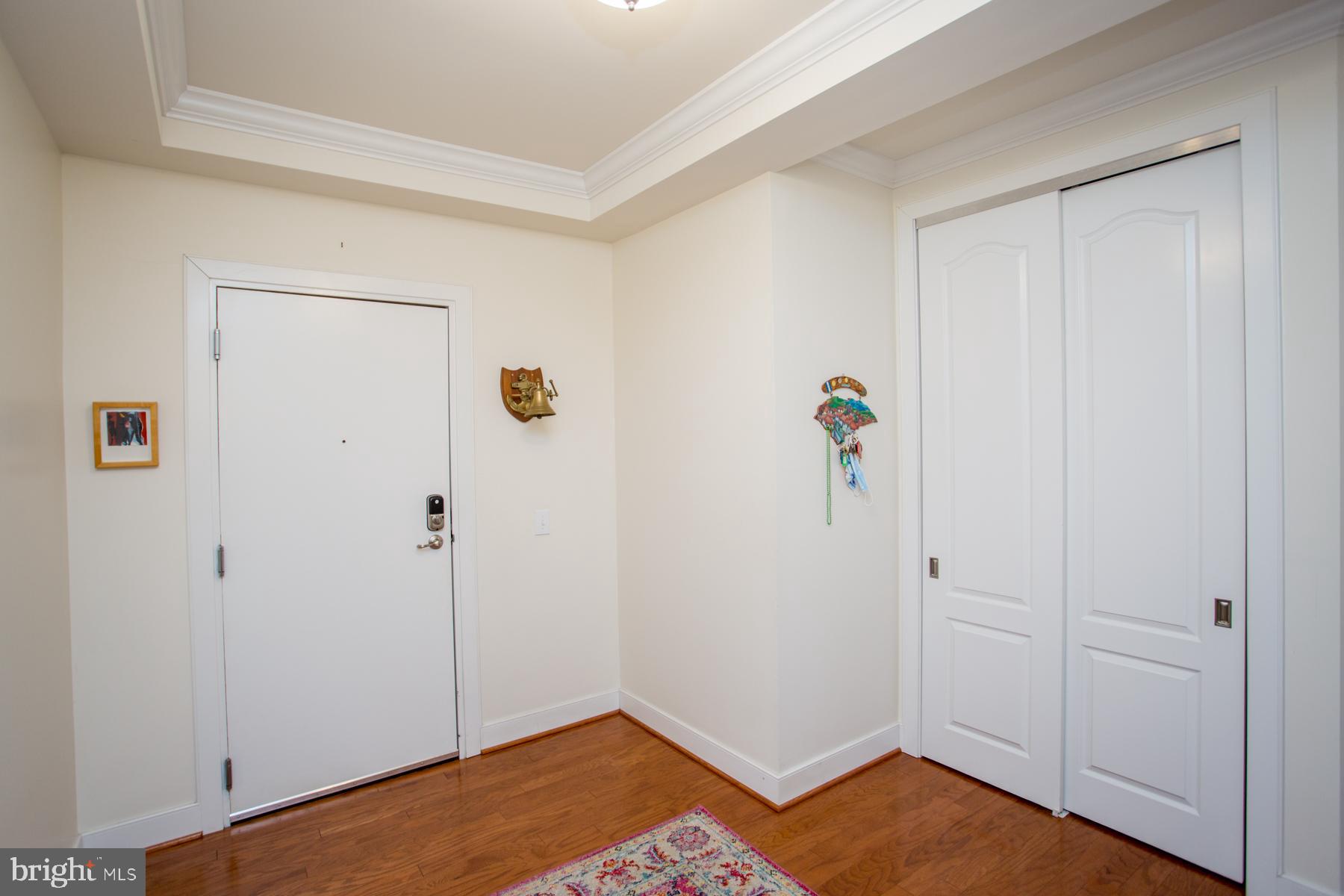 MERIDIAN VALLEY SQ - Residential