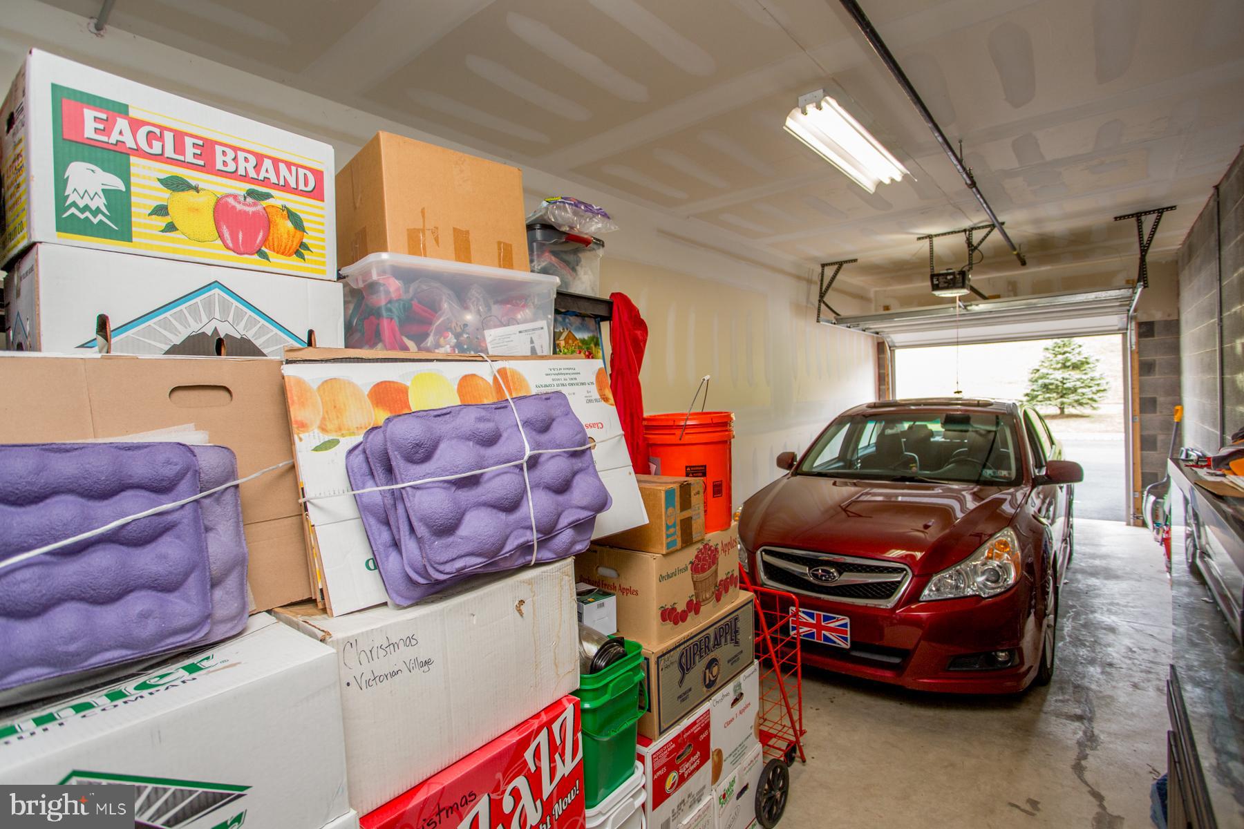 MERIDIAN VALLEY SQ - Residential