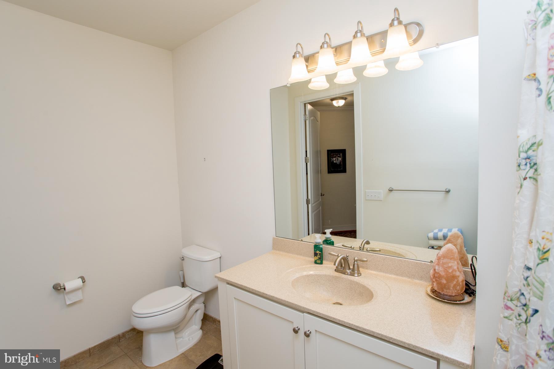 MERIDIAN VALLEY SQ - Residential