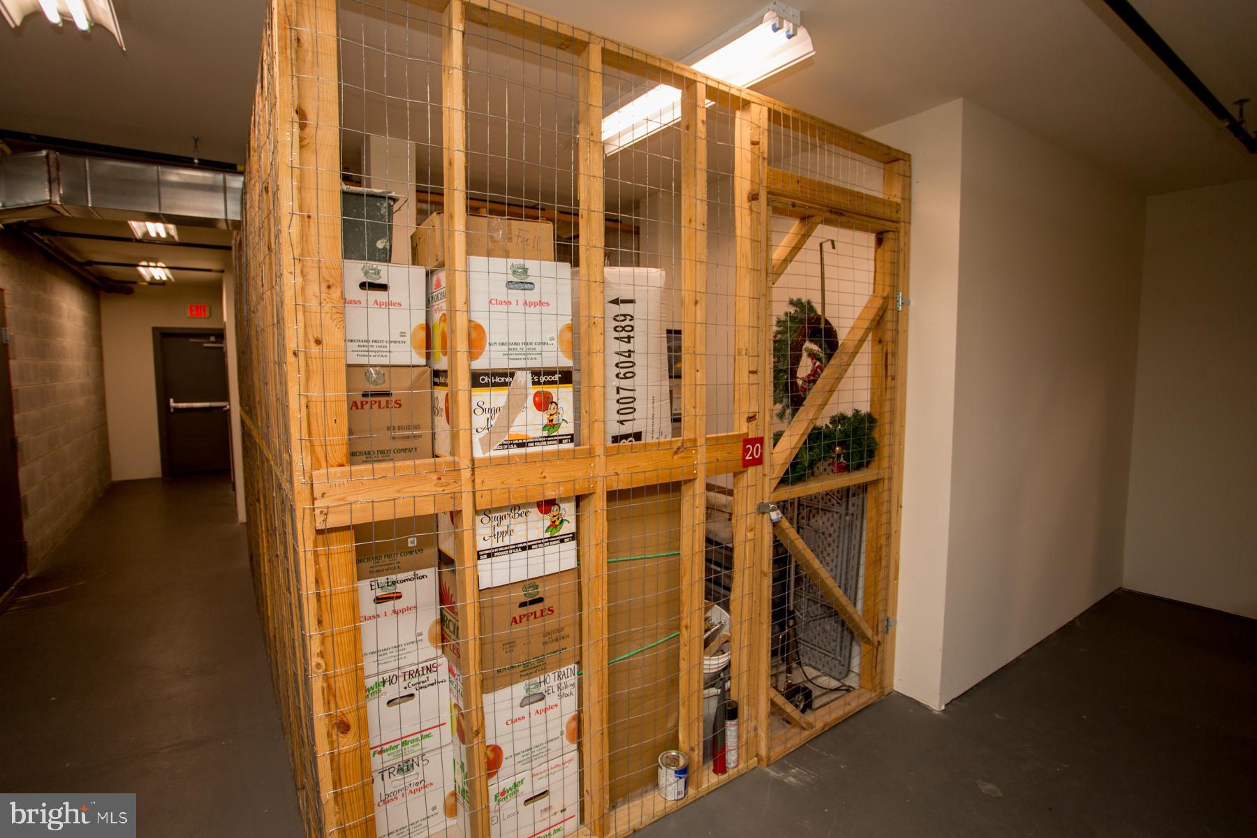 MERIDIAN VALLEY SQ - Residential