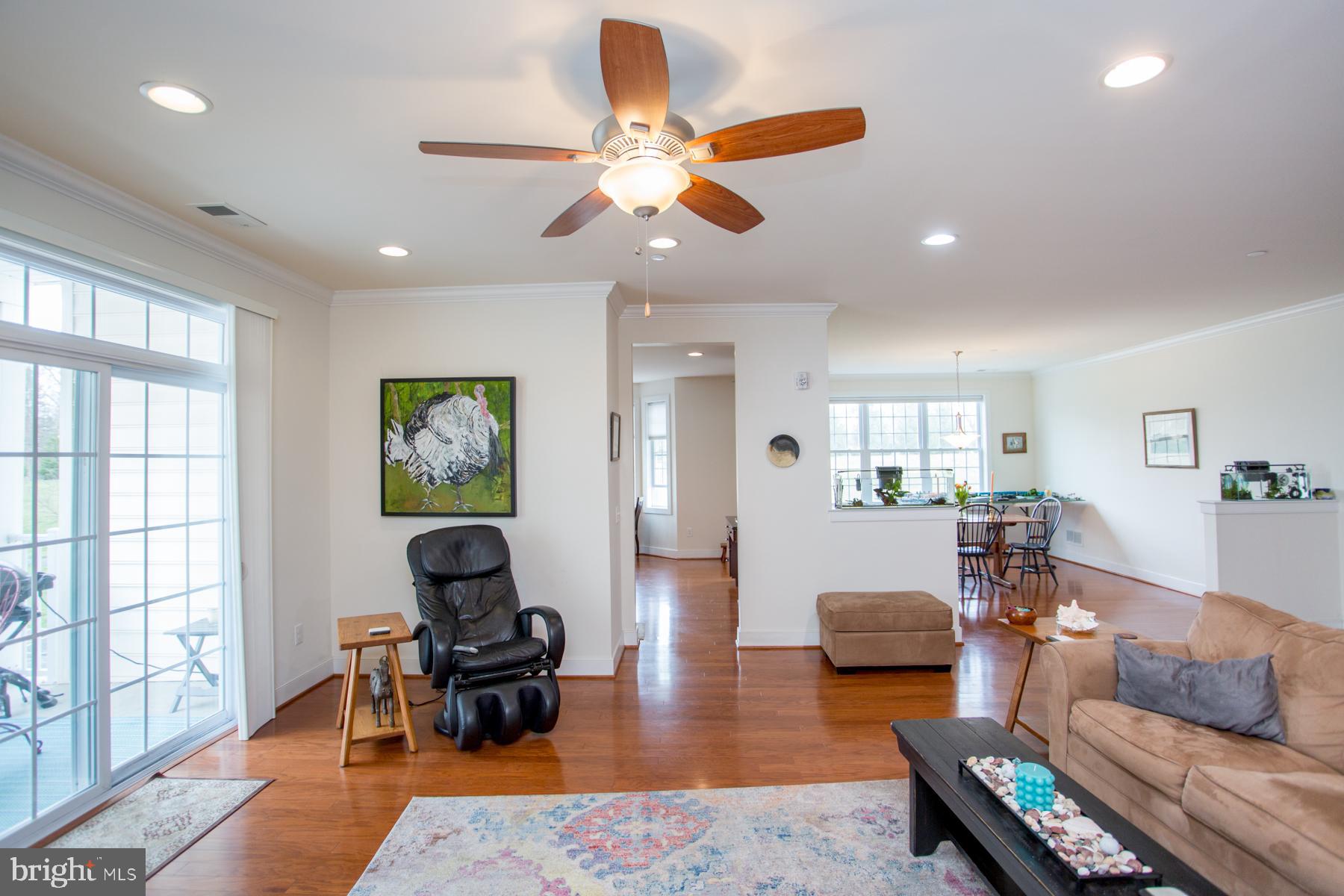 MERIDIAN VALLEY SQ - Residential