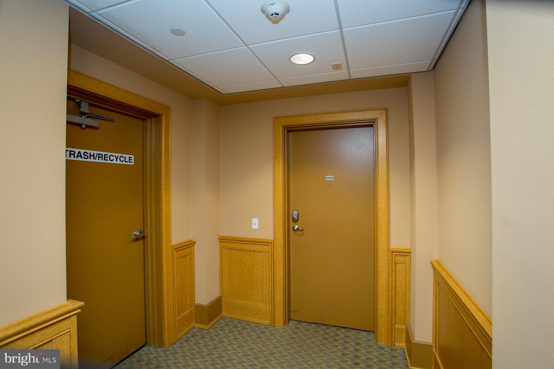 MERIDIAN VALLEY SQ - Residential