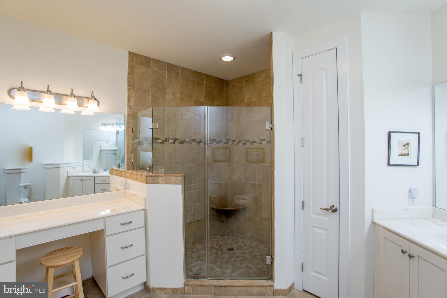 MERIDIAN VALLEY SQ - Residential