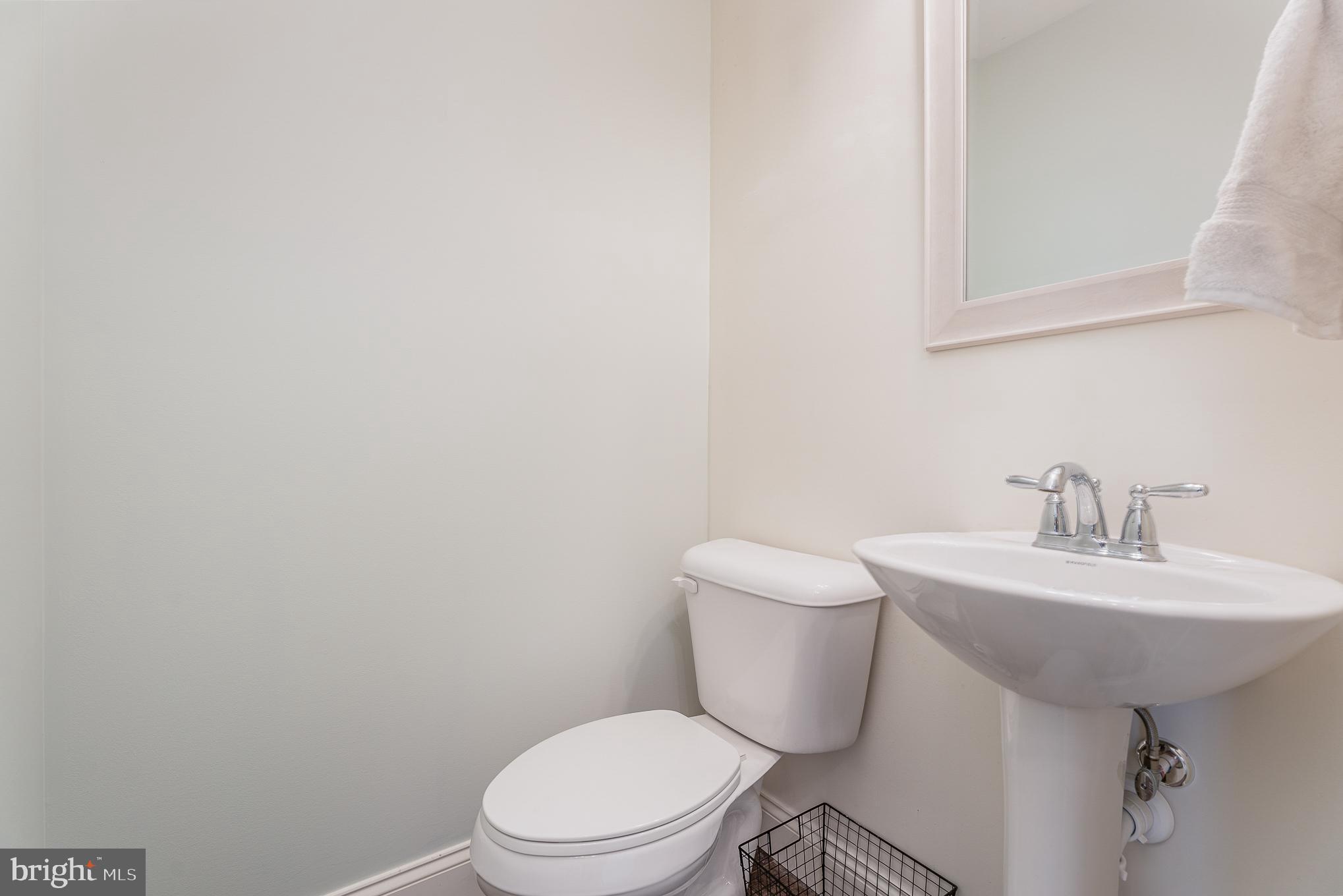 WINDY HEIGHTS, THE NEW - Residential