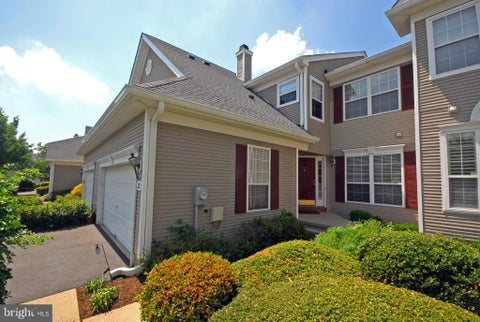 Condo For Sale - 221 Colt Street<br/> PENNINGTON, NJ 08534