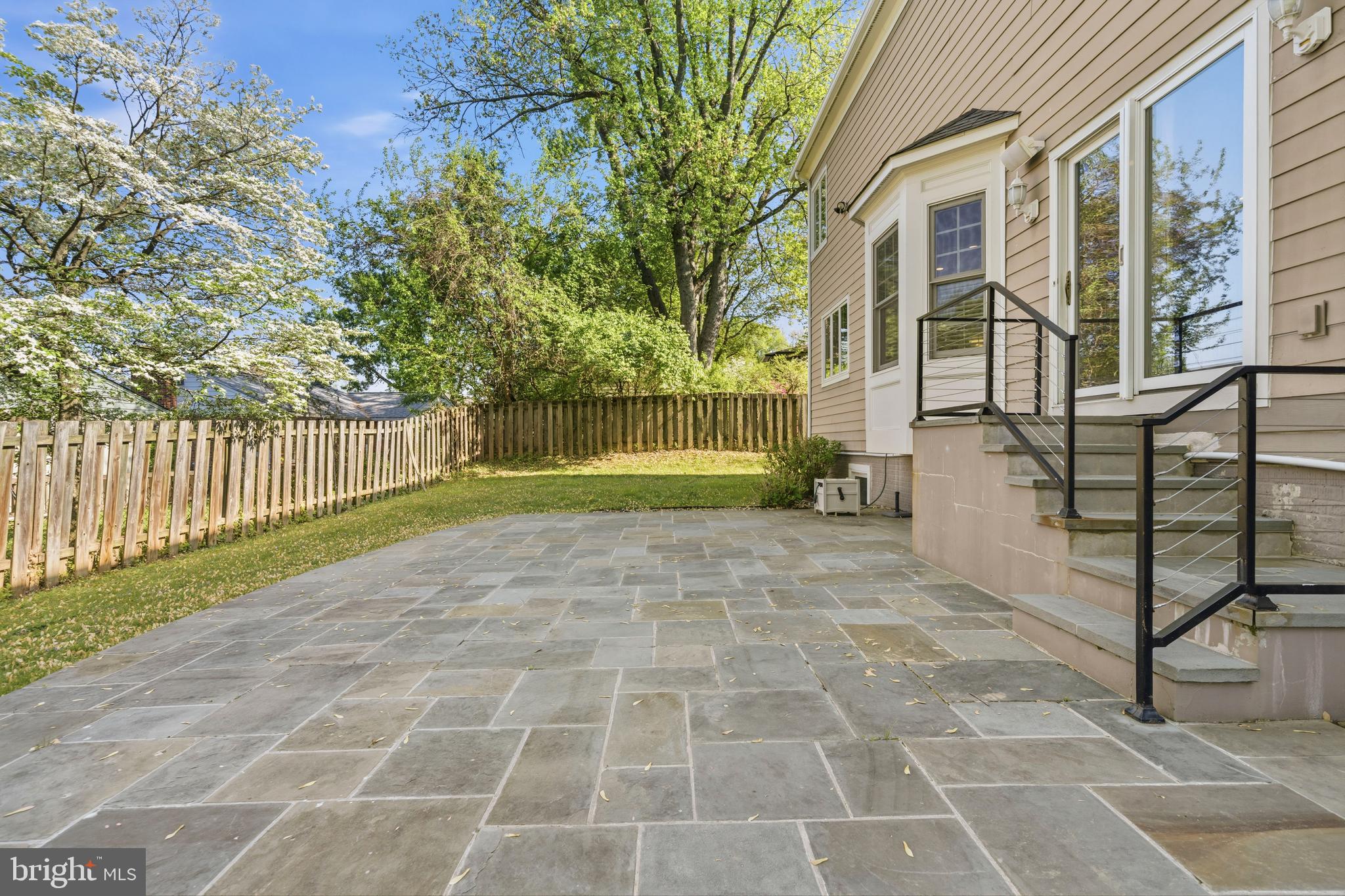 MAPLEWOOD MANOR - Residential