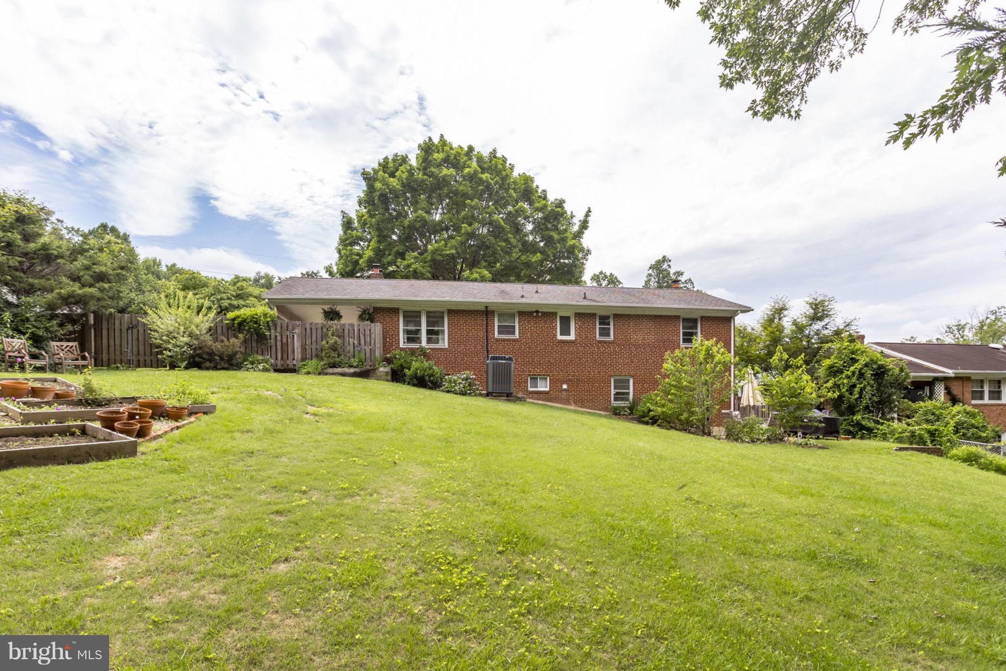 CLINTON ACRES - Residential