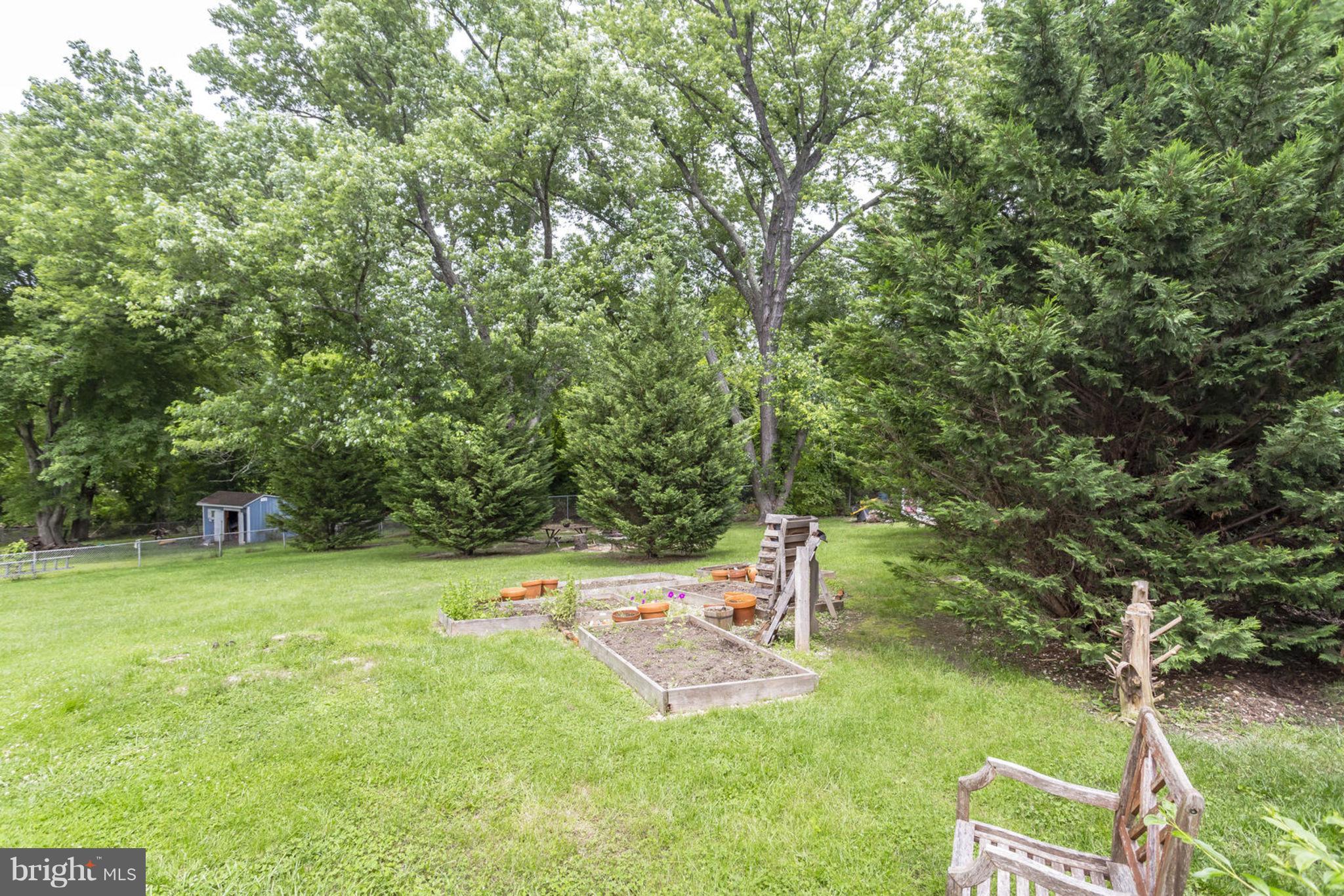 CLINTON ACRES - Residential