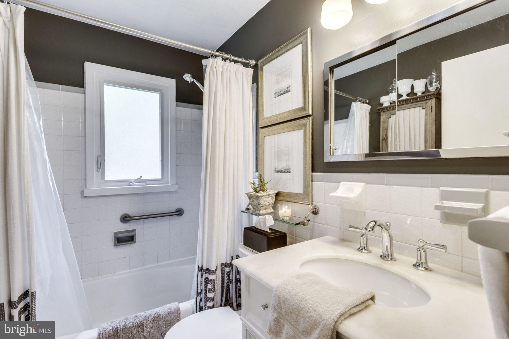 CLINTON ACRES - Residential