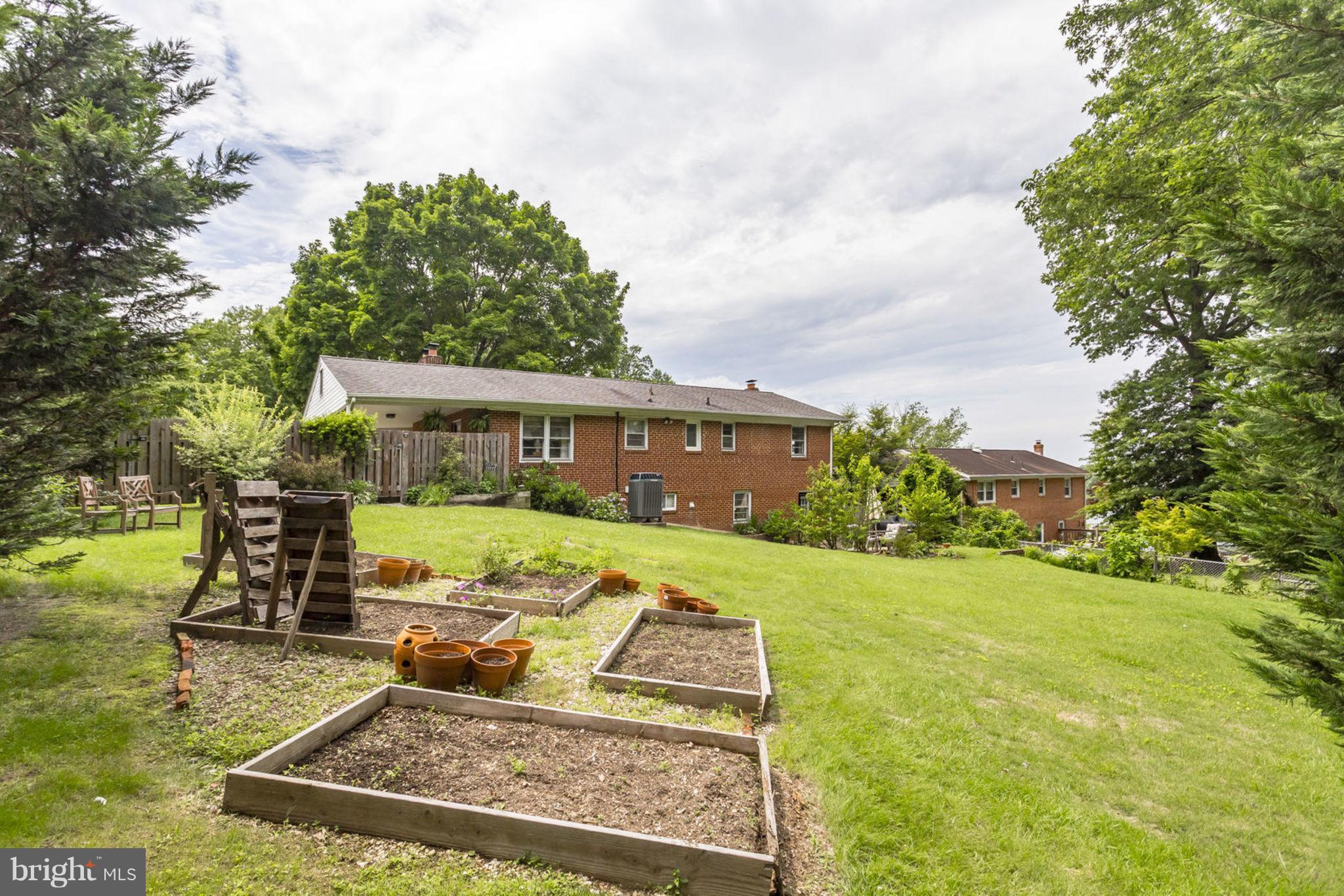 CLINTON ACRES - Residential