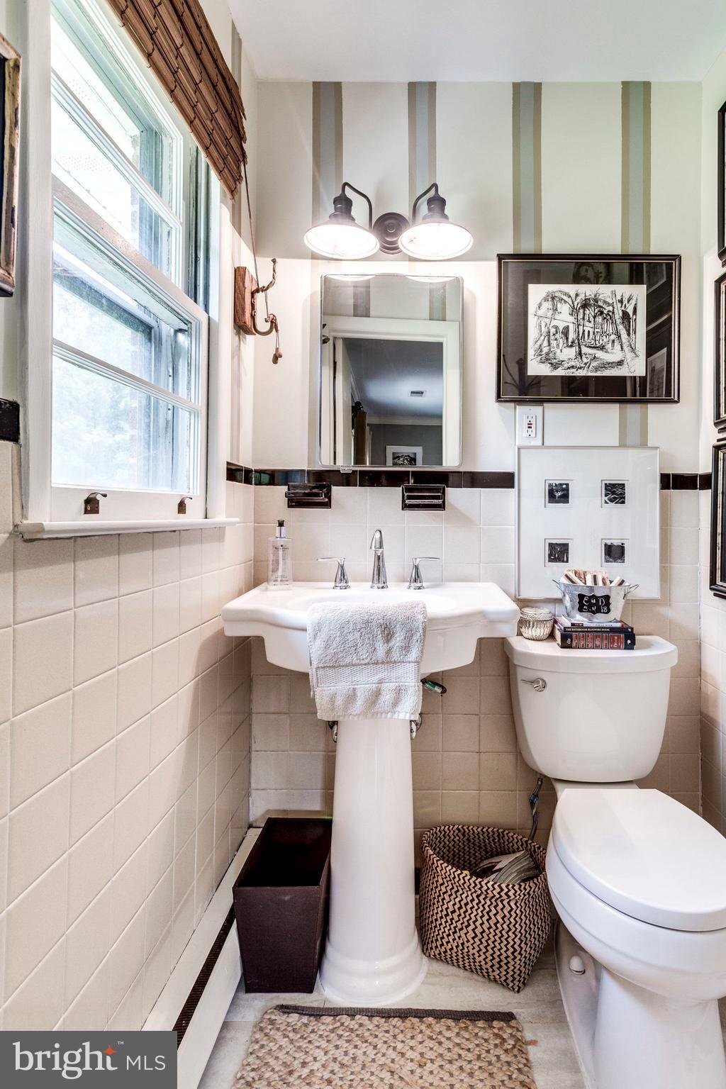 CLINTON ACRES - Residential