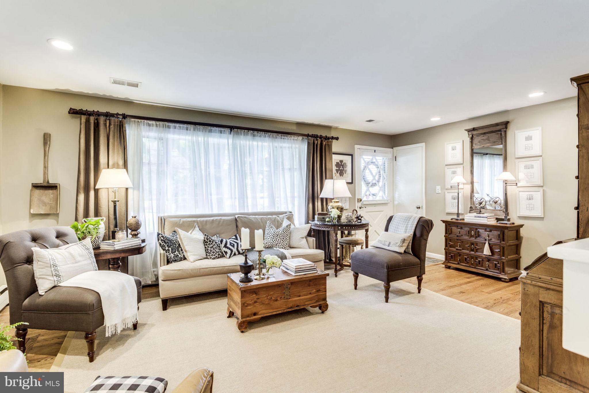 CLINTON ACRES - Residential