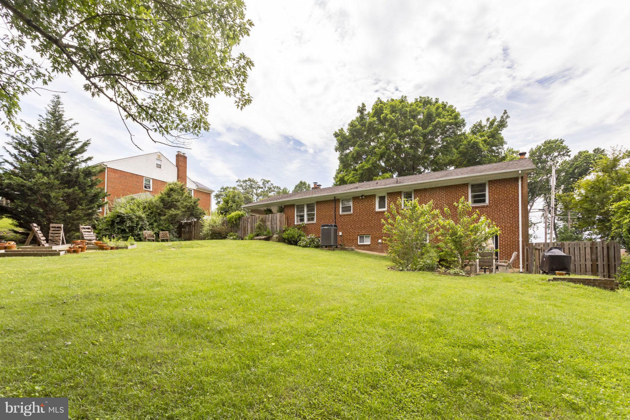 CLINTON ACRES - Residential