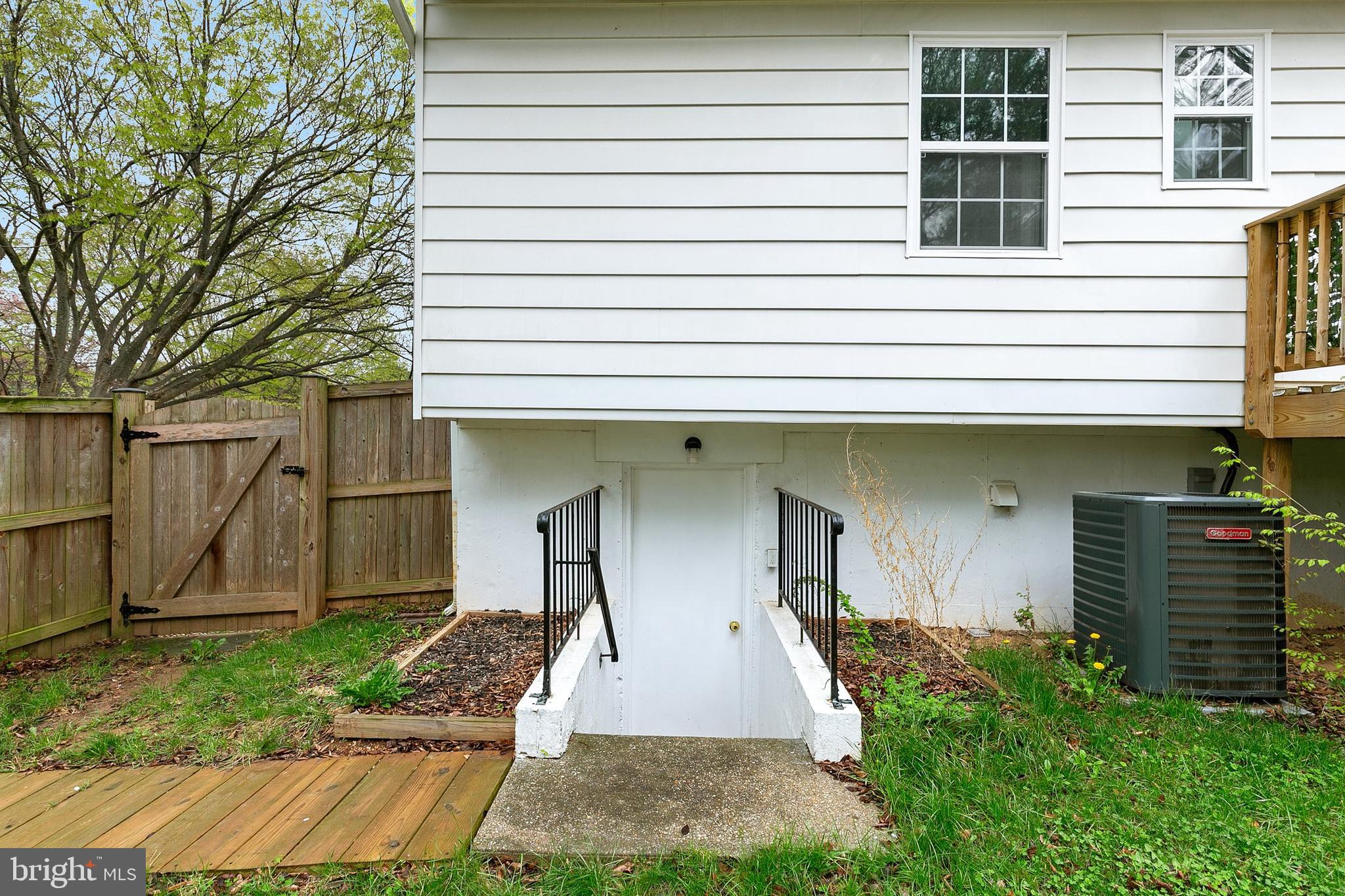 FLOWER HILL - Residential