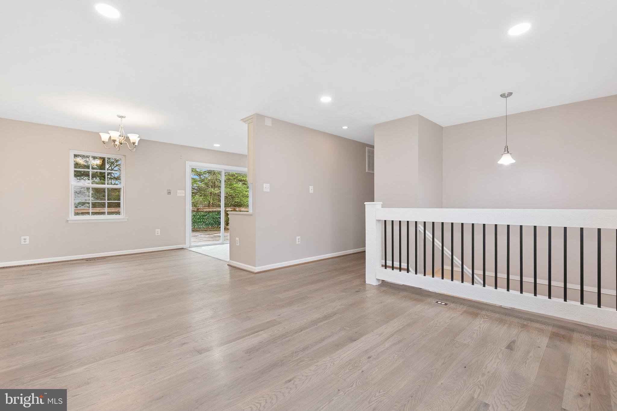 FLOWER HILL - Residential