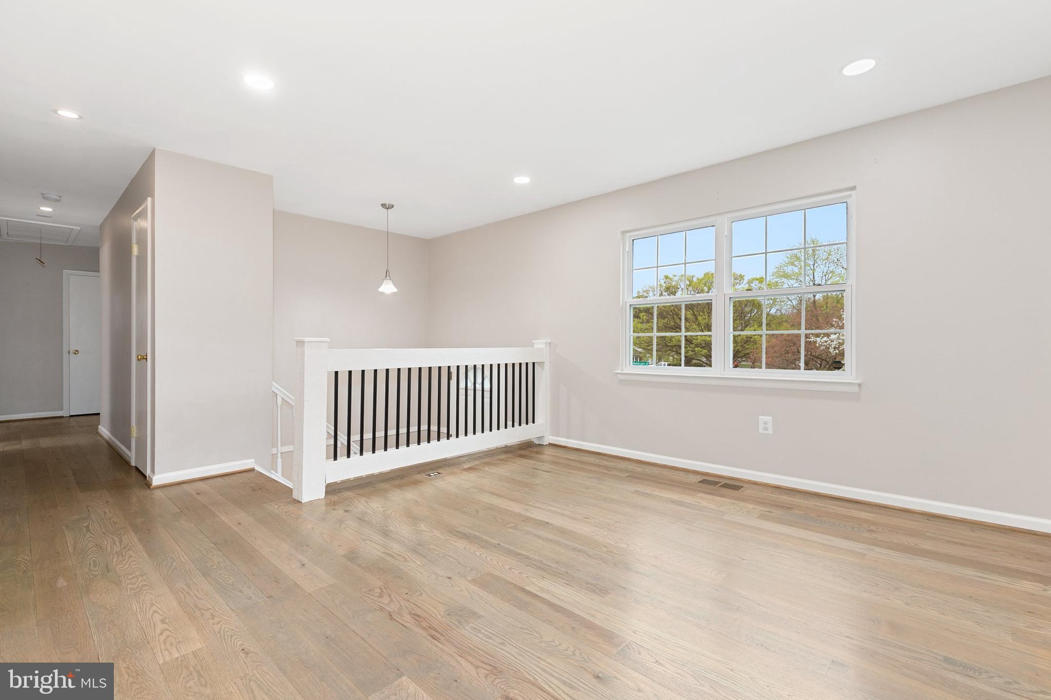 FLOWER HILL - Residential