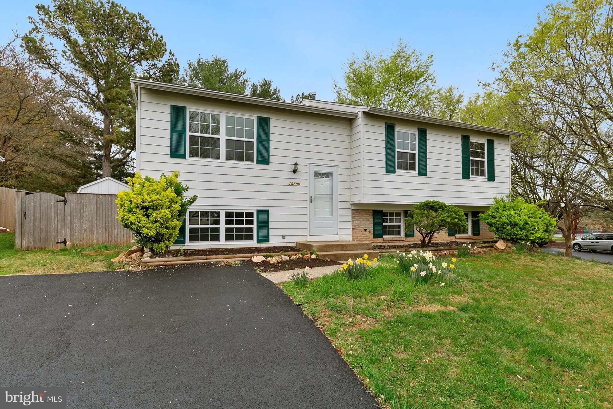 FLOWER HILL - Residential