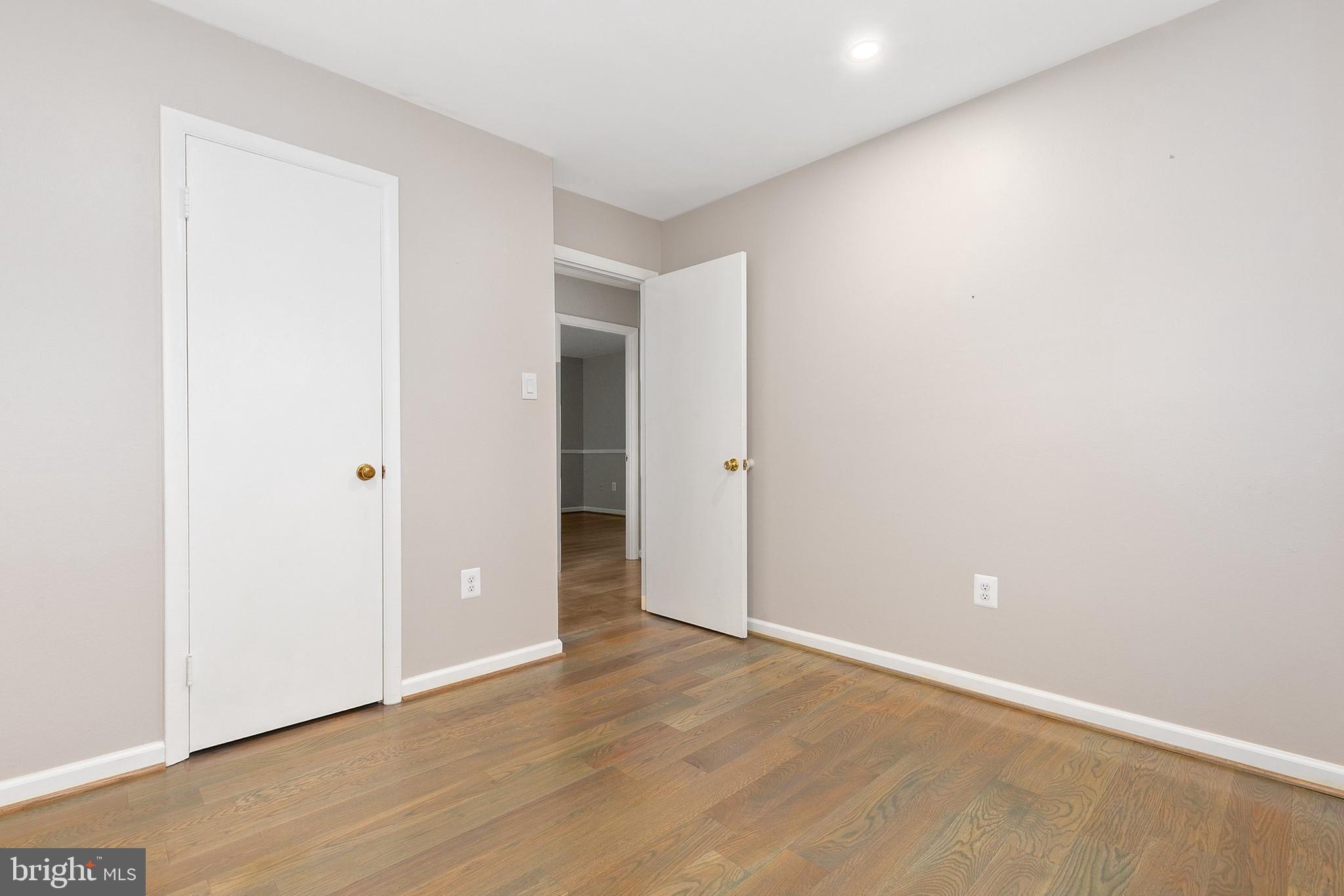 FLOWER HILL - Residential