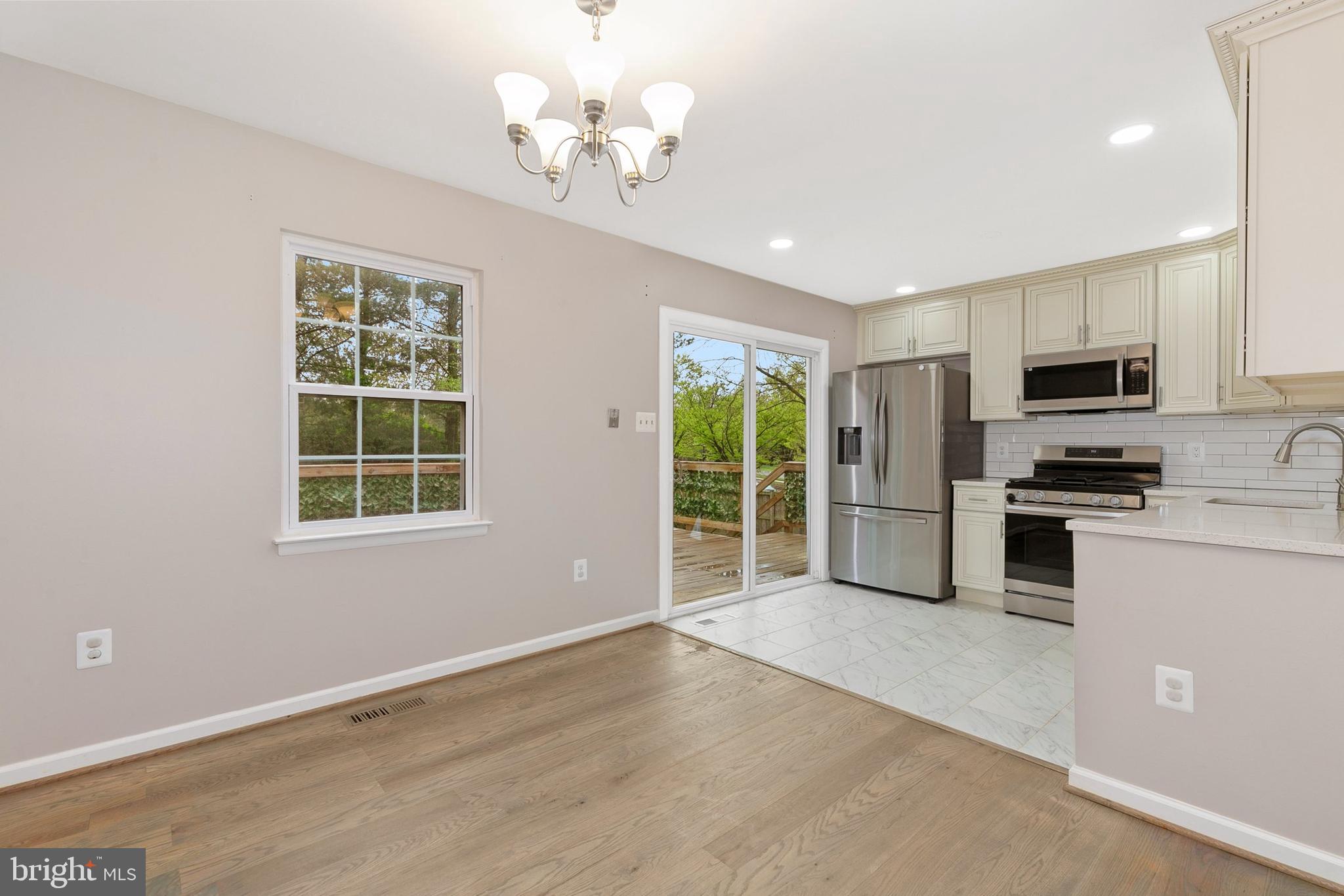 FLOWER HILL - Residential