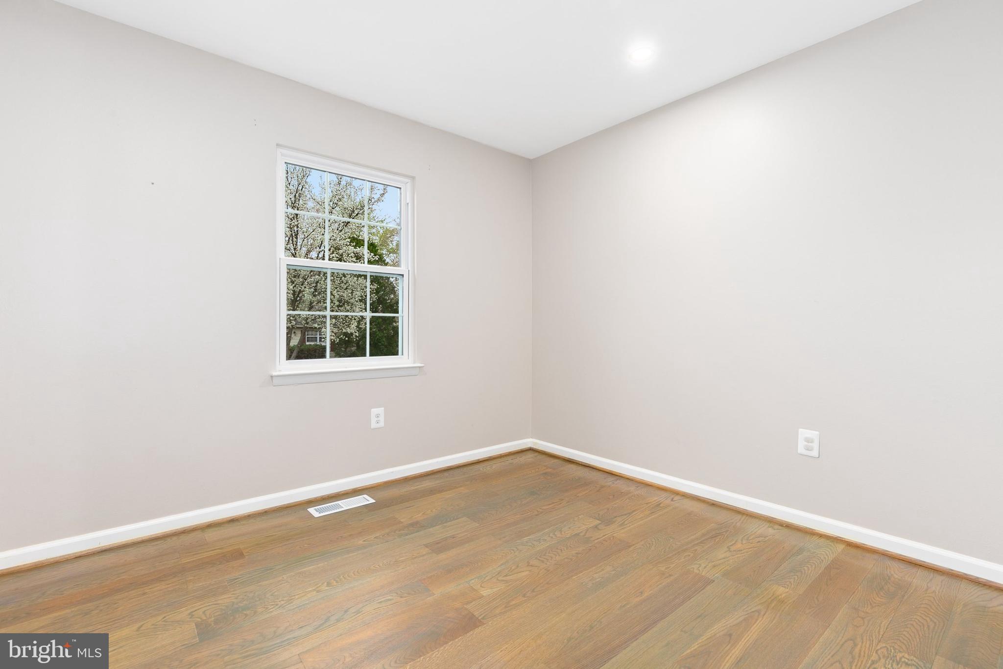 FLOWER HILL - Residential