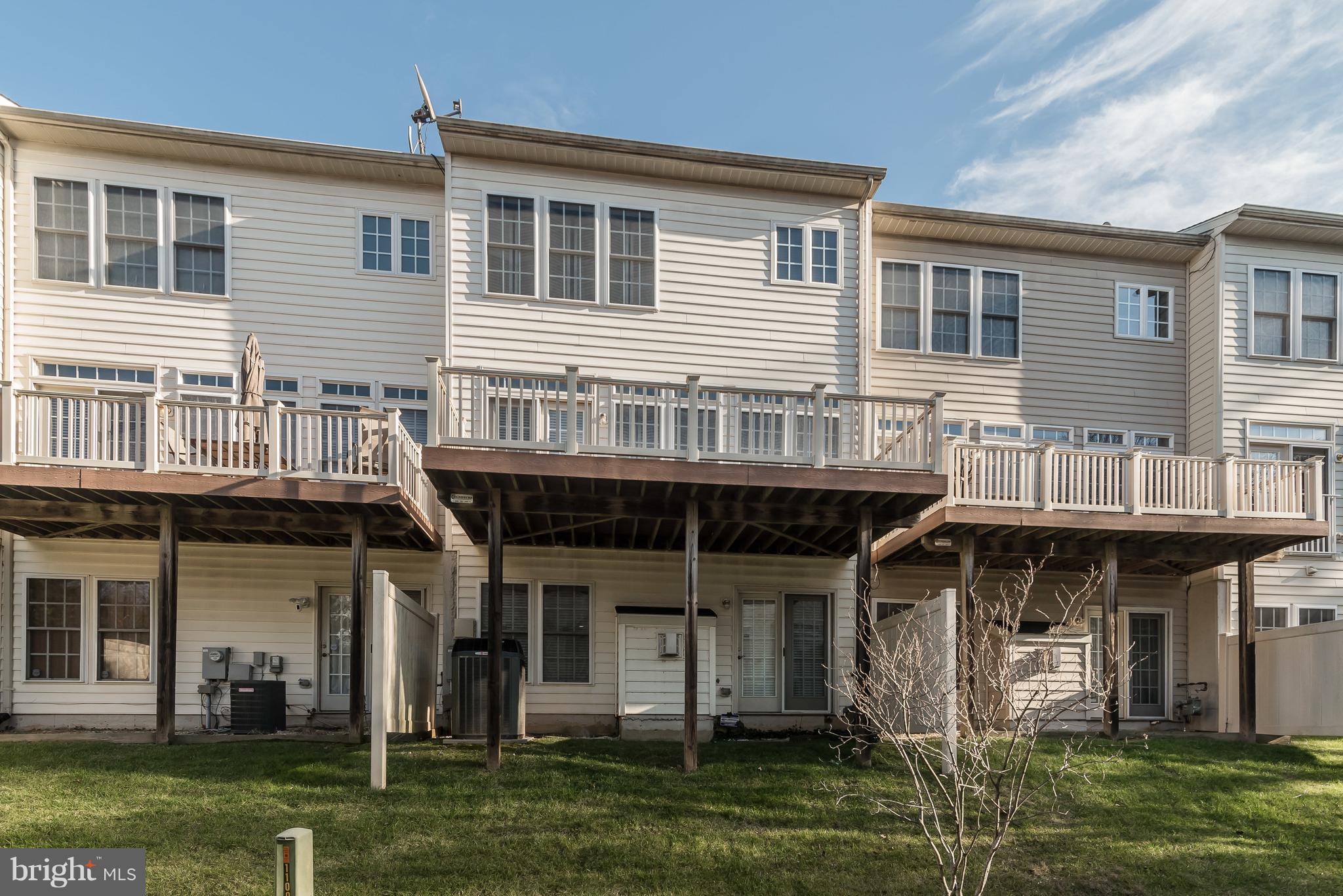 MAPLE RIDGE - Residential