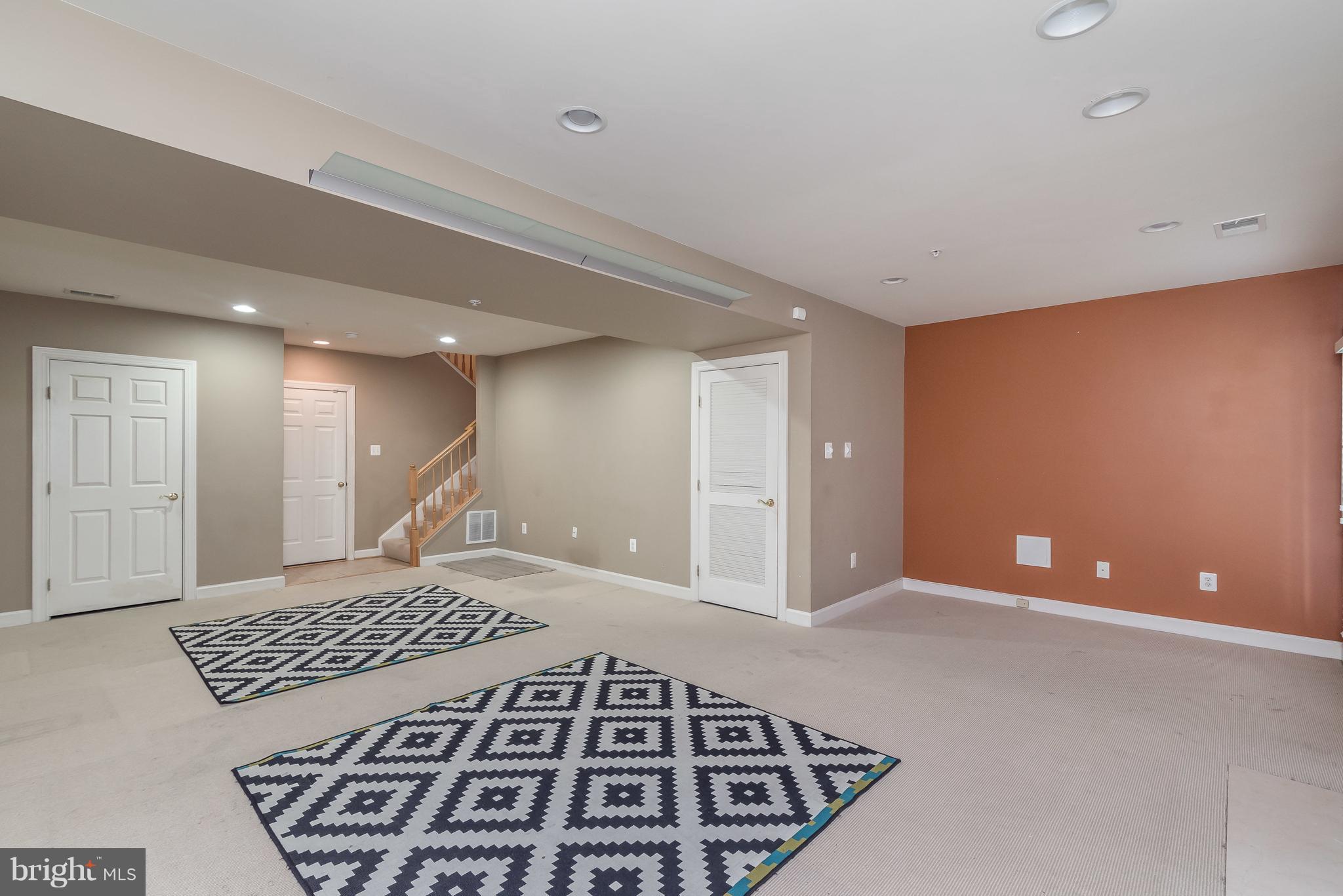 MAPLE RIDGE - Residential