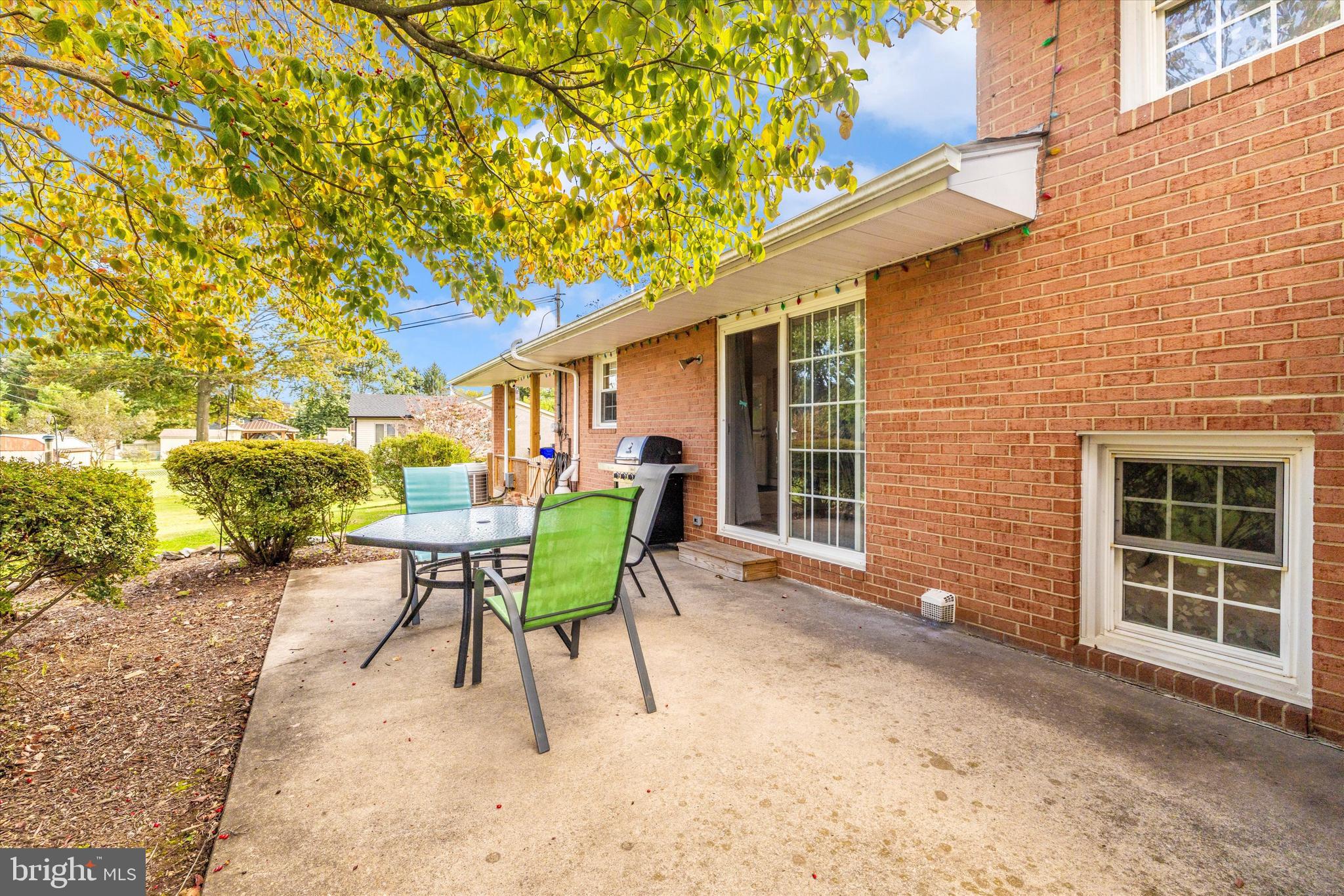 WEST HILLS - Residential