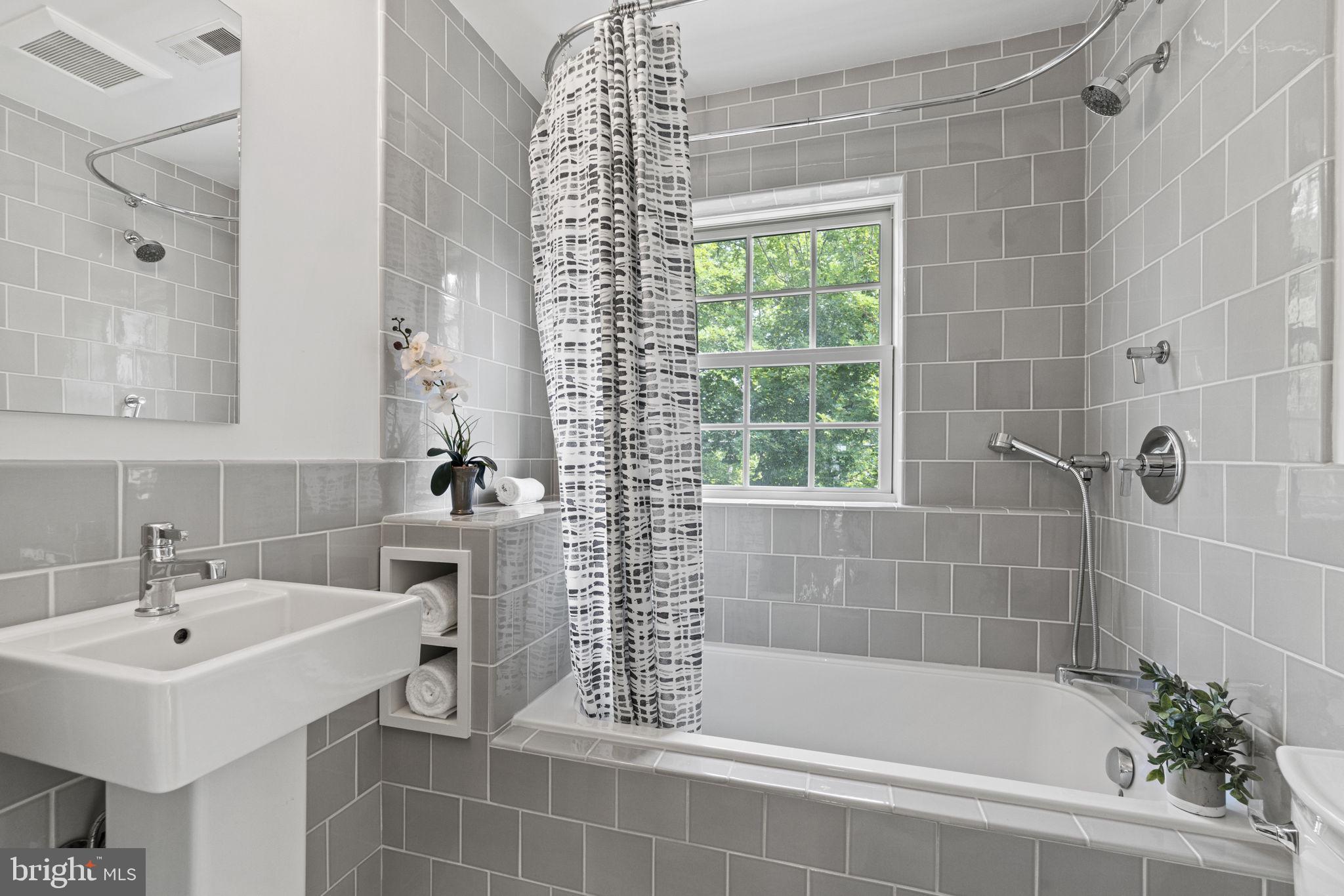 CHEVY CHASE GARDENS - Residential