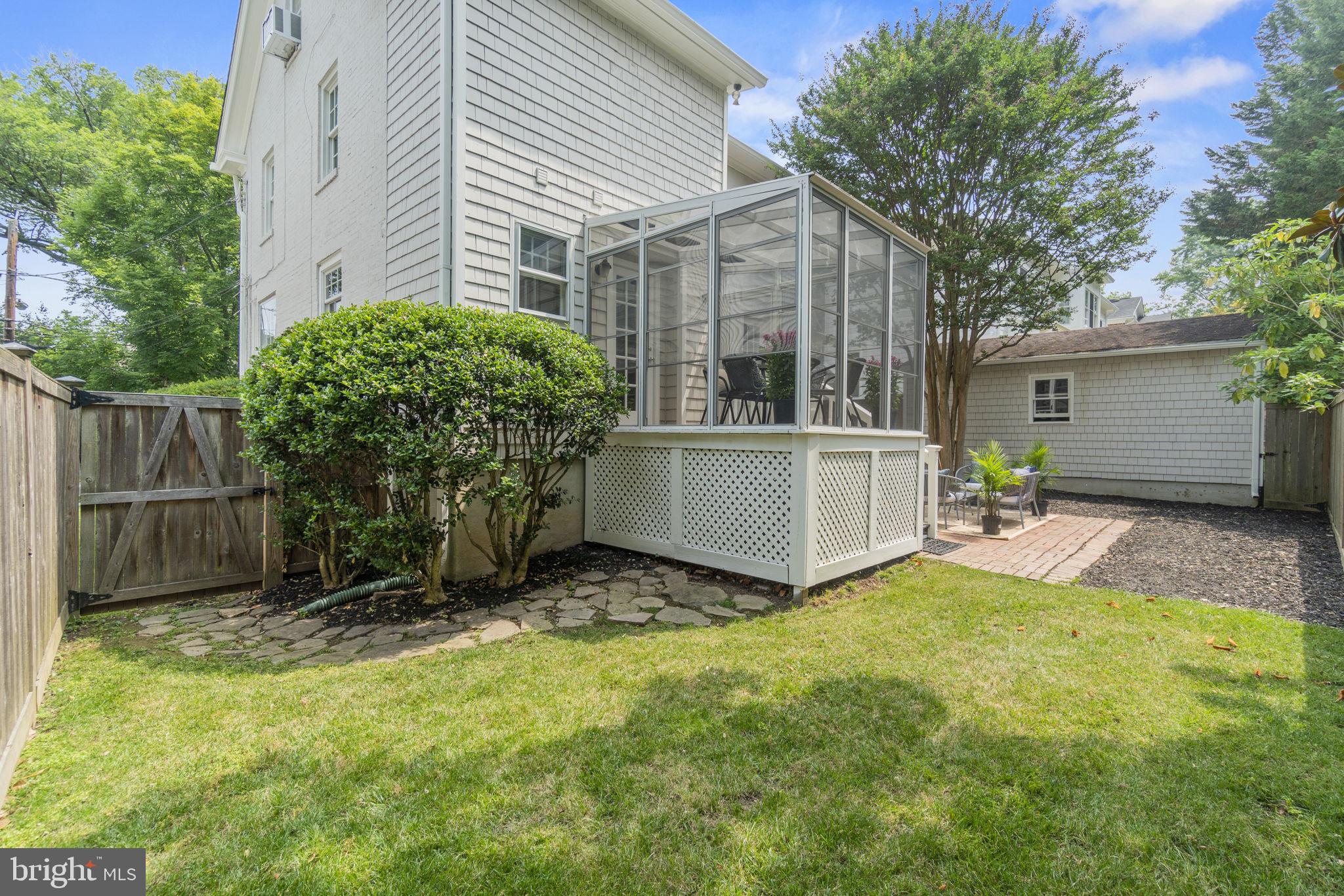 CHEVY CHASE GARDENS - Residential