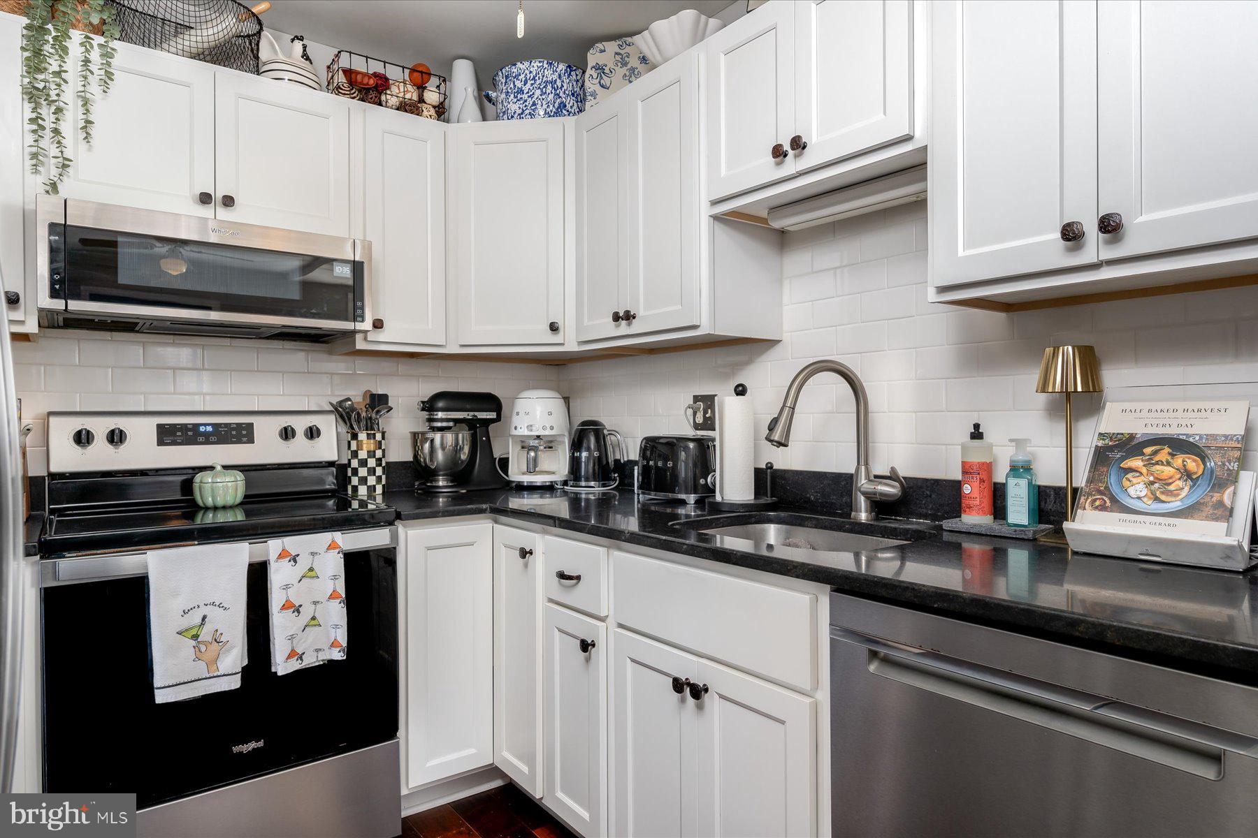 BEVERLEY BEACH - Residential Lease