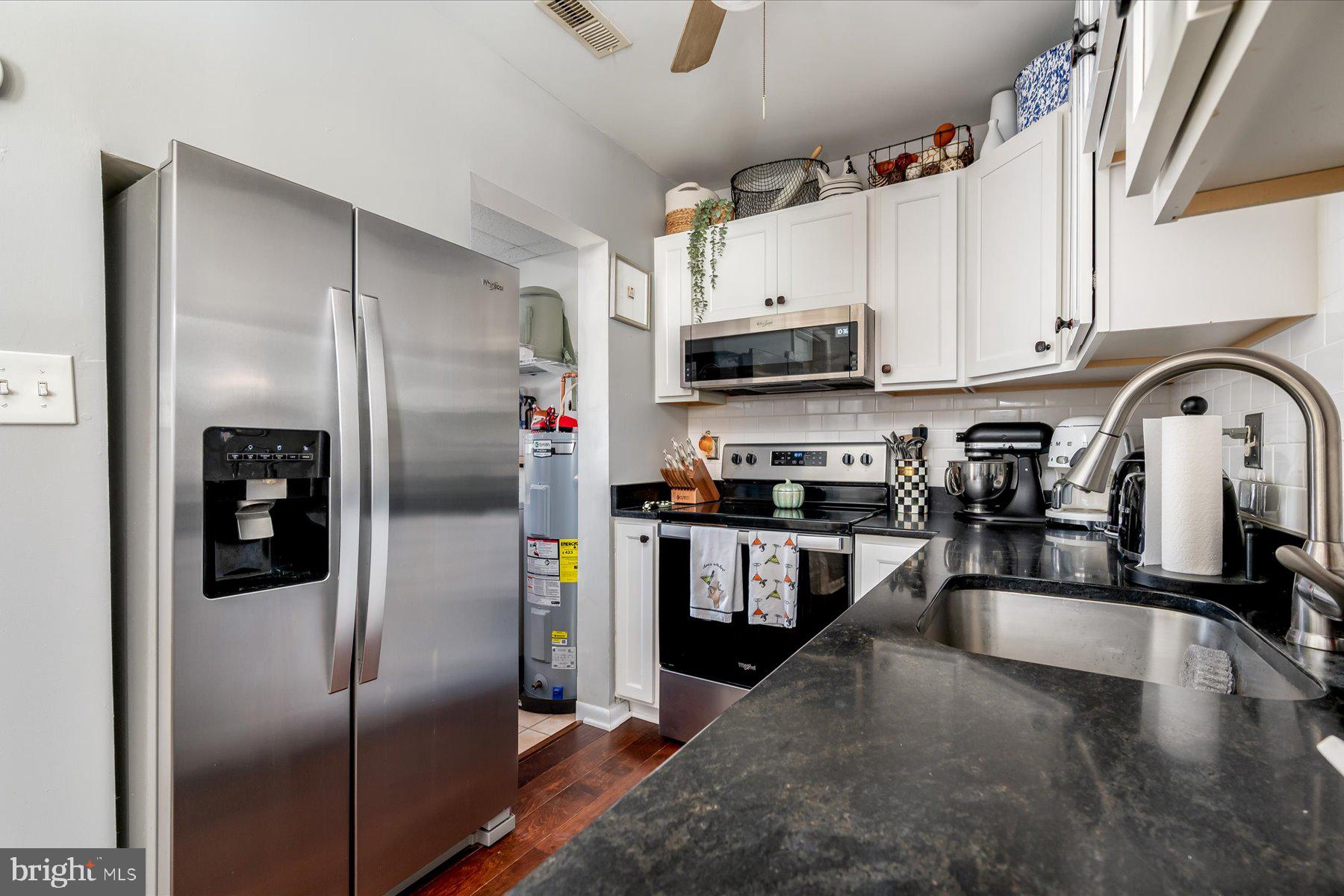 BEVERLEY BEACH - Residential Lease