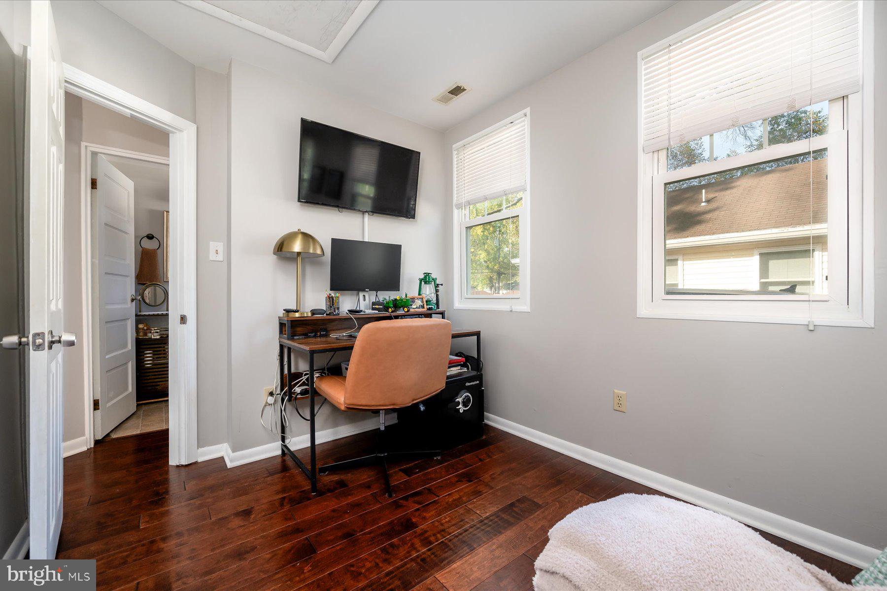 BEVERLEY BEACH - Residential Lease