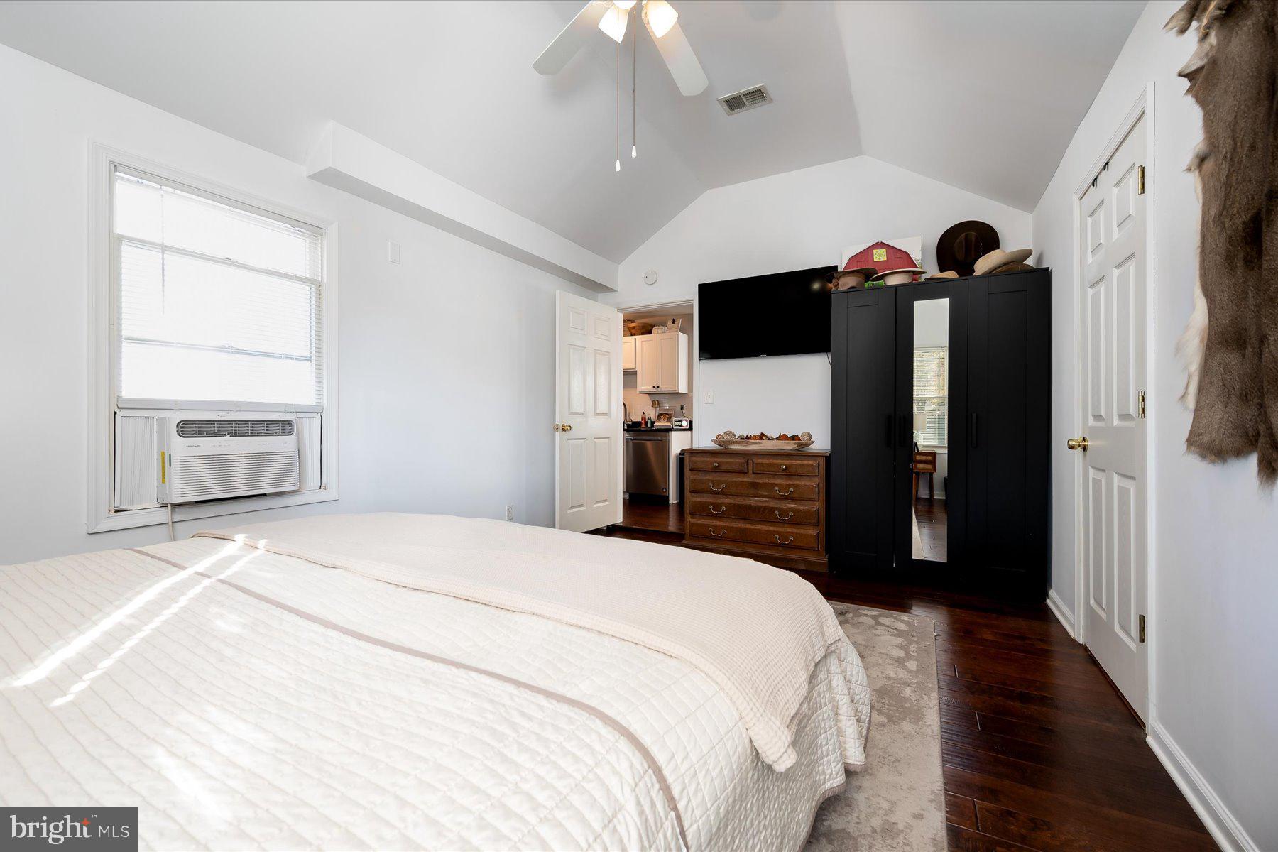 BEVERLEY BEACH - Residential Lease