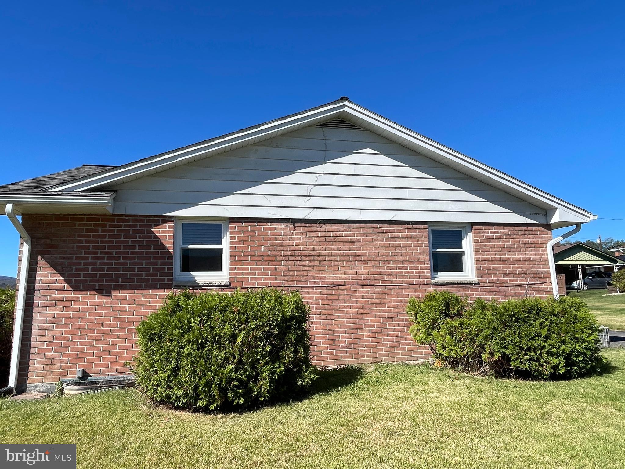 WHITE OAKS - Residential