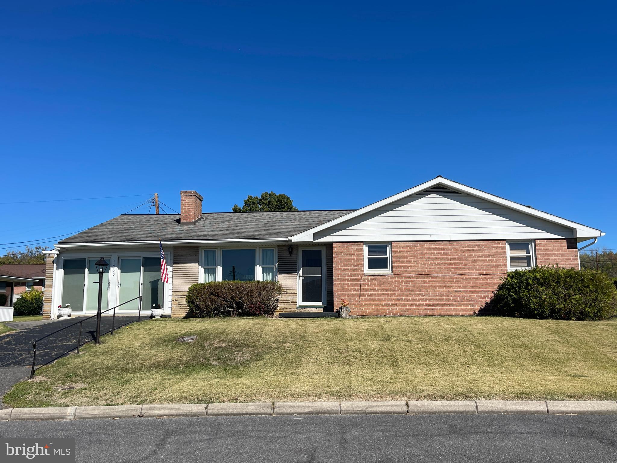 WHITE OAKS - Residential