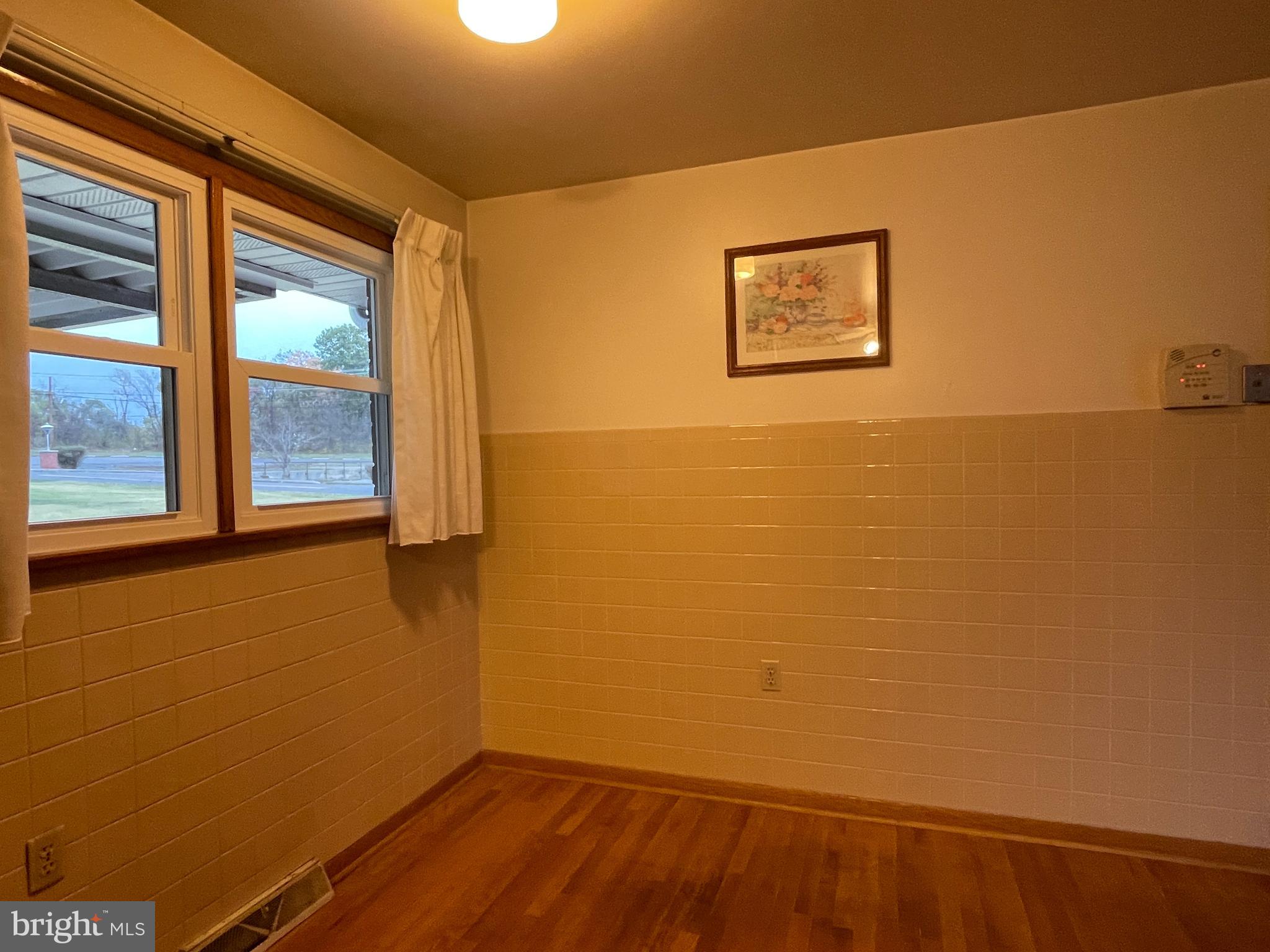 WHITE OAKS - Residential