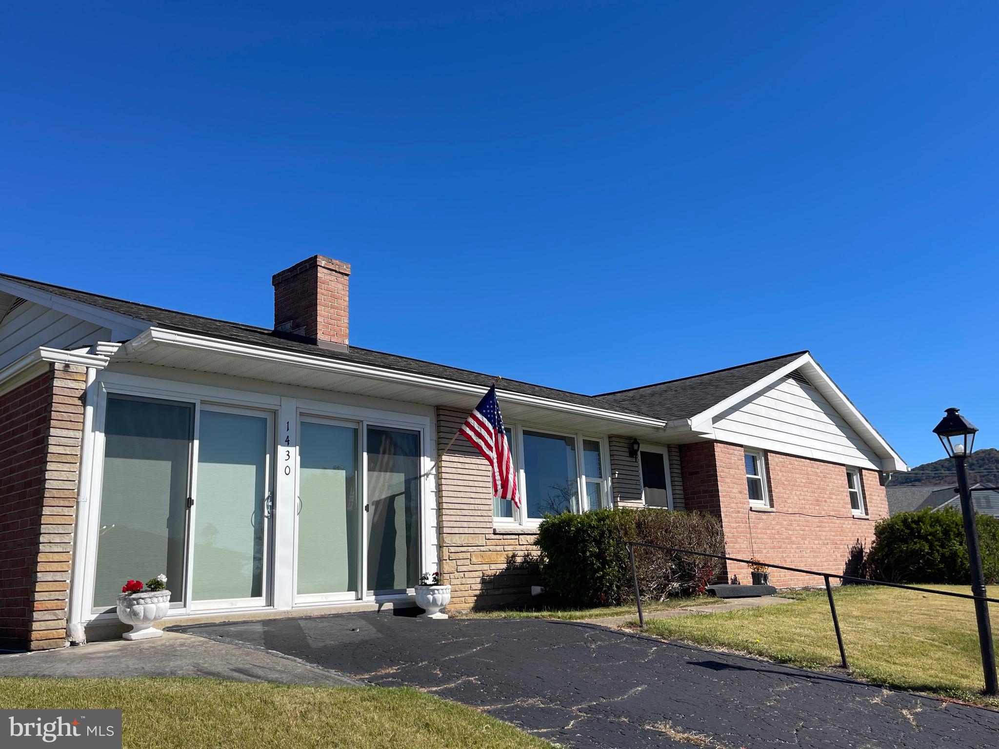 WHITE OAKS - Residential