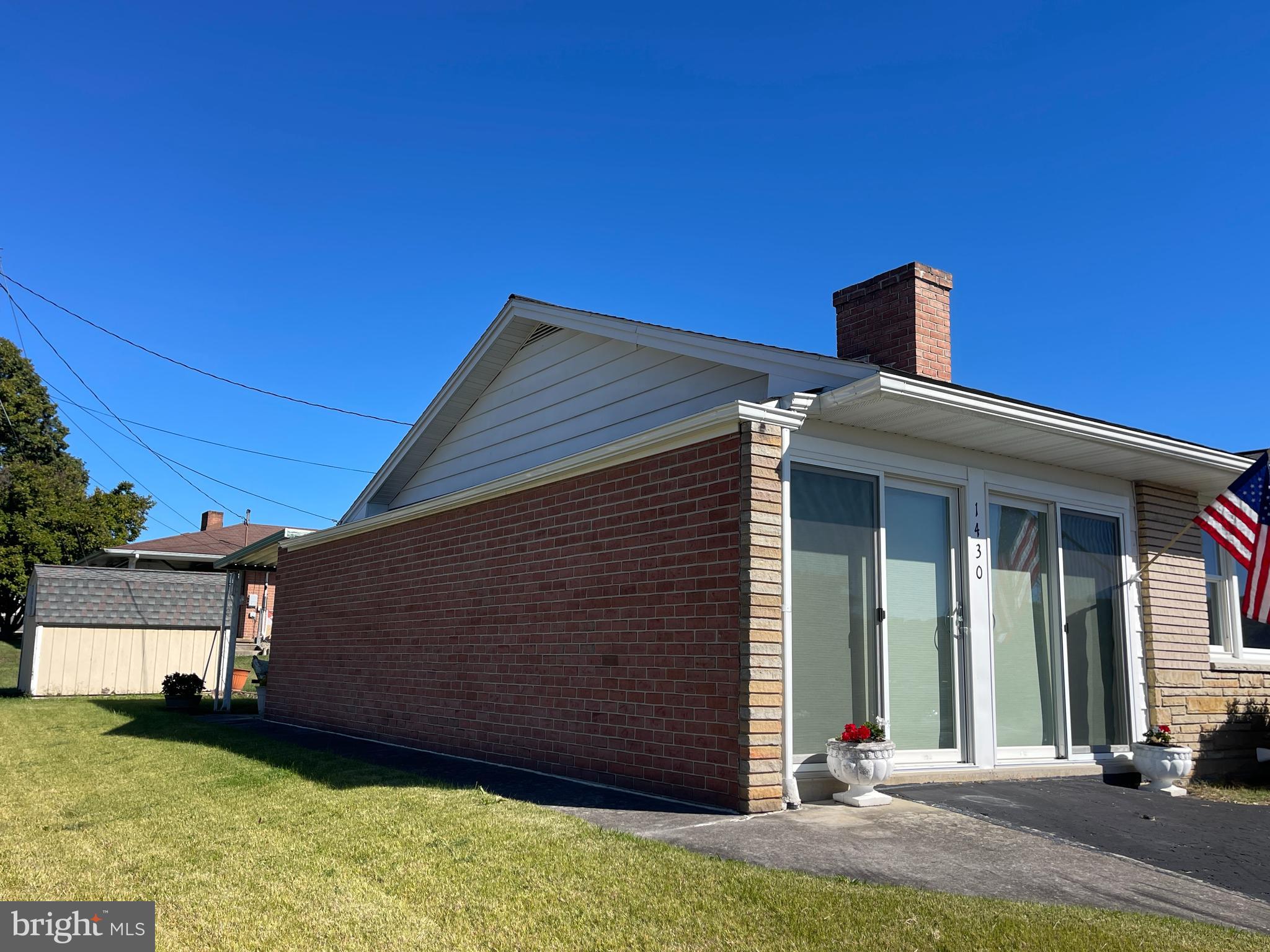 WHITE OAKS - Residential