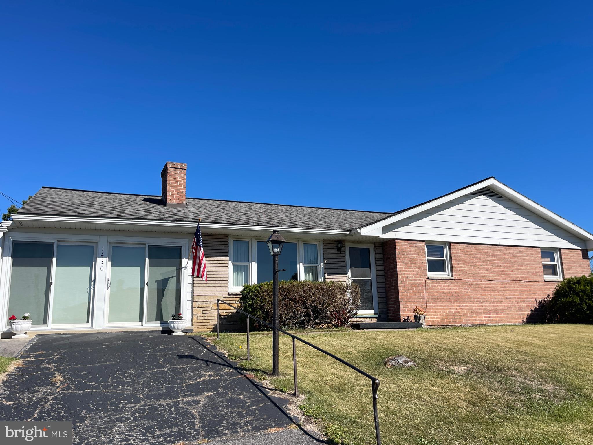 WHITE OAKS - Residential