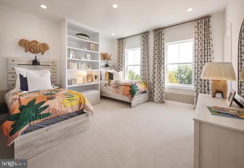 REGENCY AT WATERSIDE - Residential