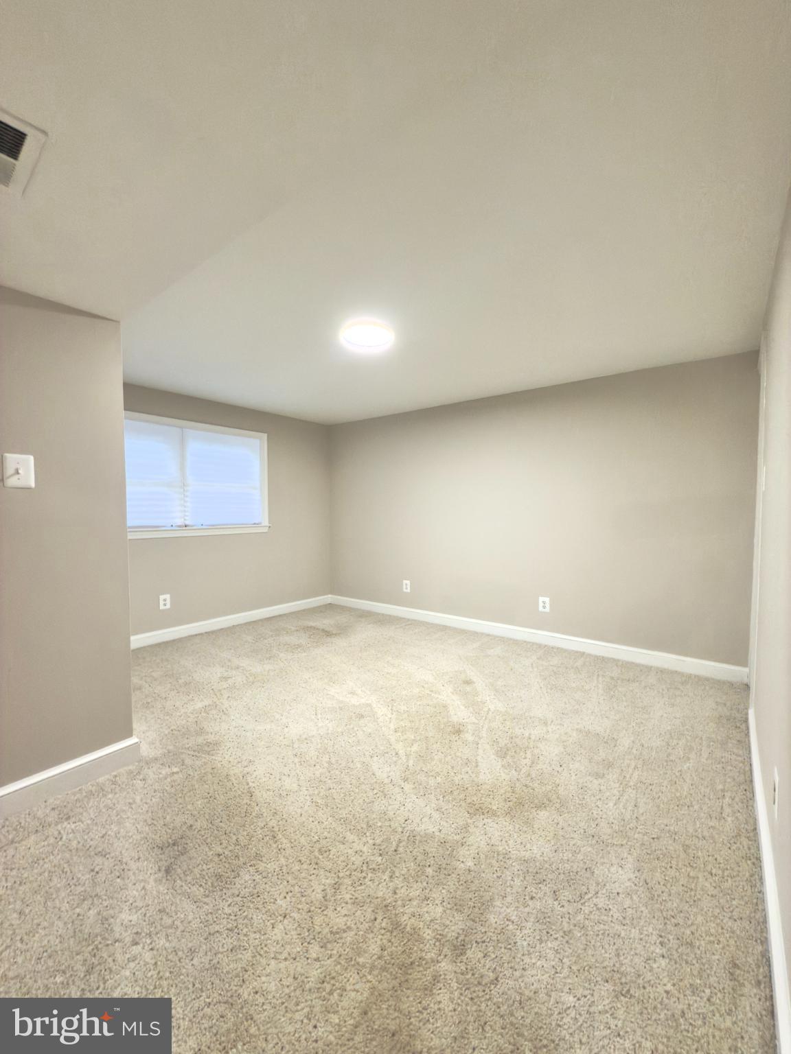 COUNTRY CLUB MANOR - Residential Lease