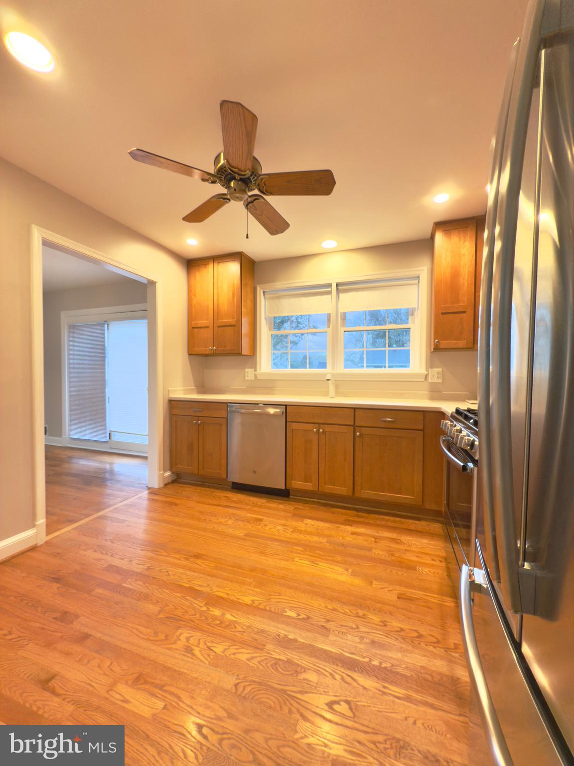 COUNTRY CLUB MANOR - Residential Lease