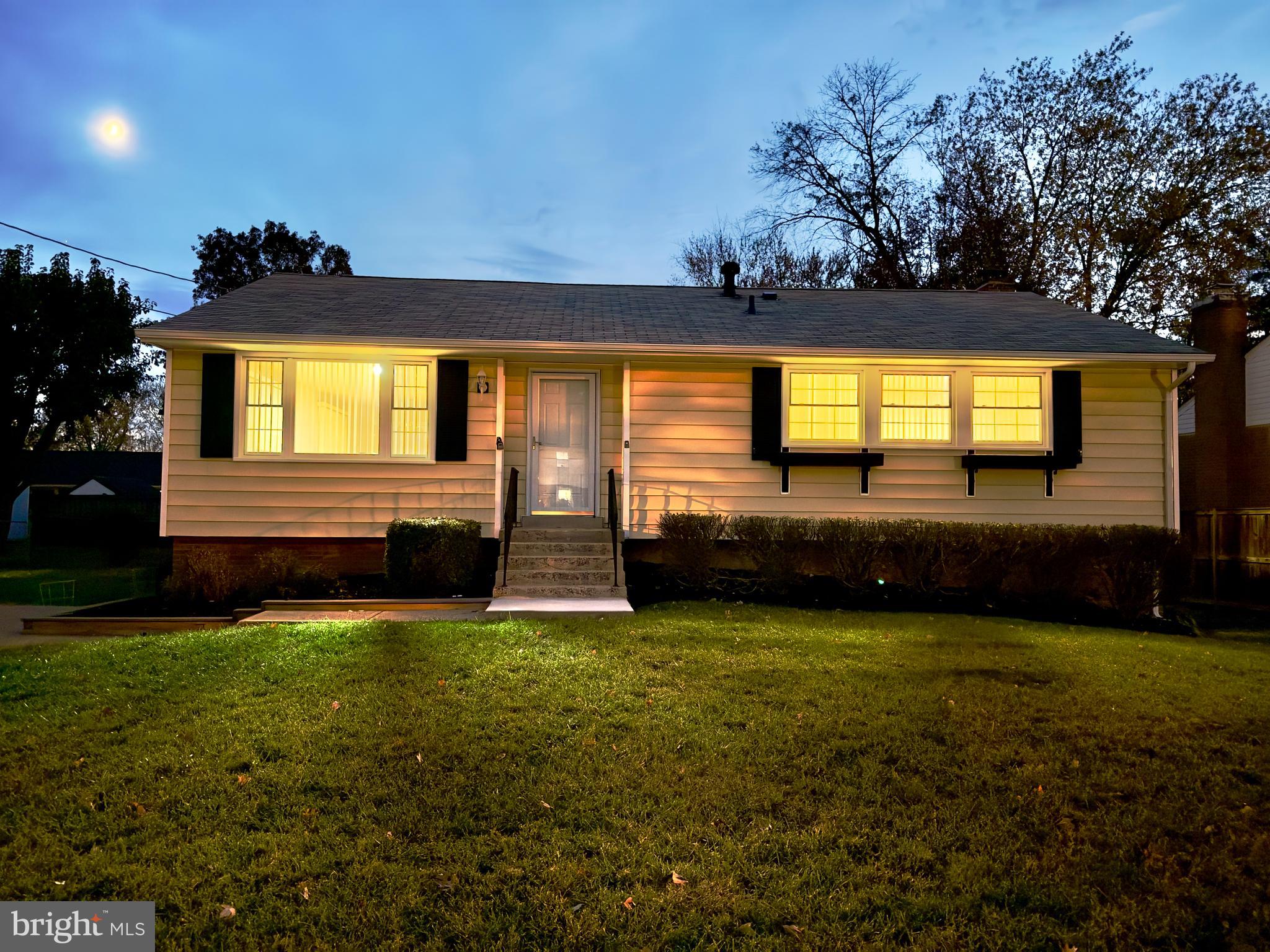 COUNTRY CLUB MANOR - Residential Lease