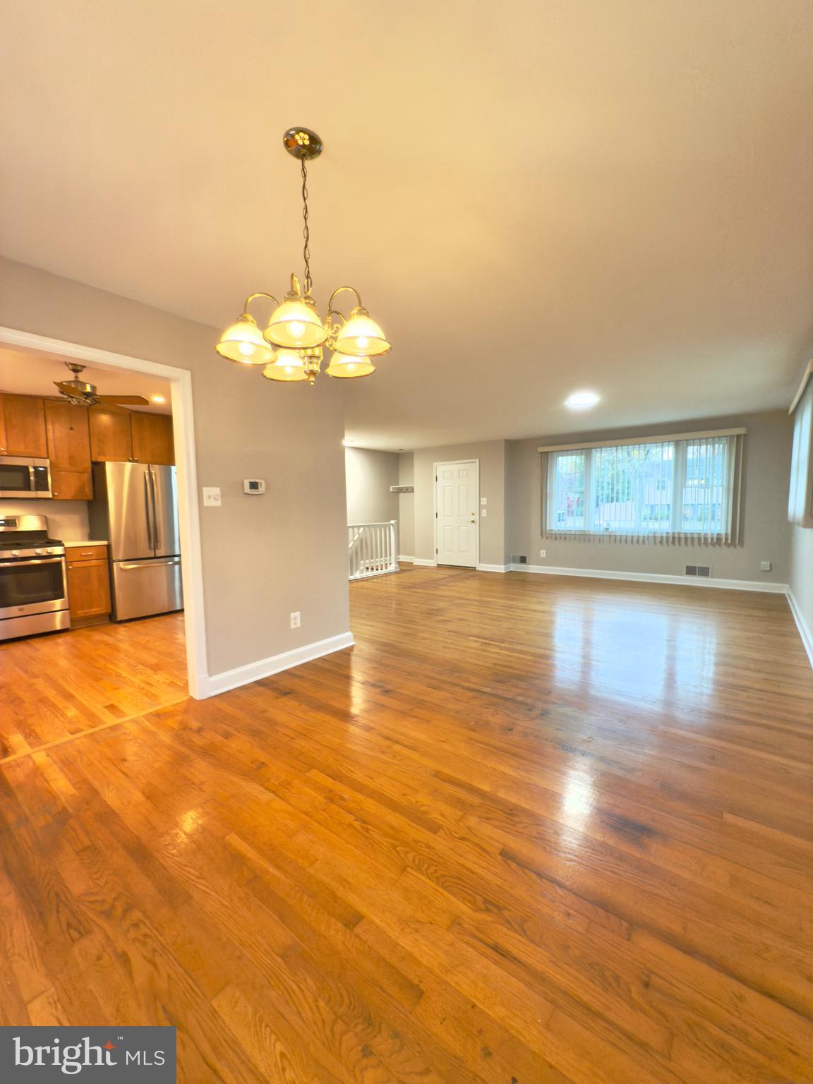 COUNTRY CLUB MANOR - Residential Lease