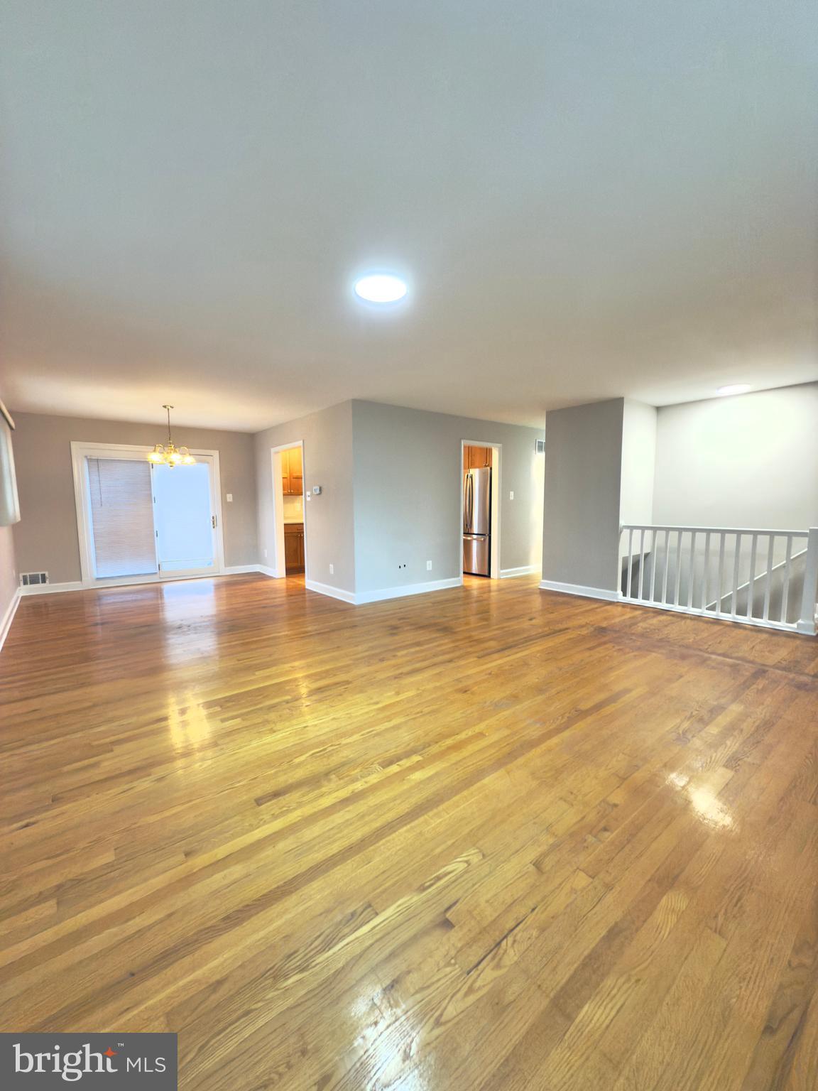 COUNTRY CLUB MANOR - Residential Lease