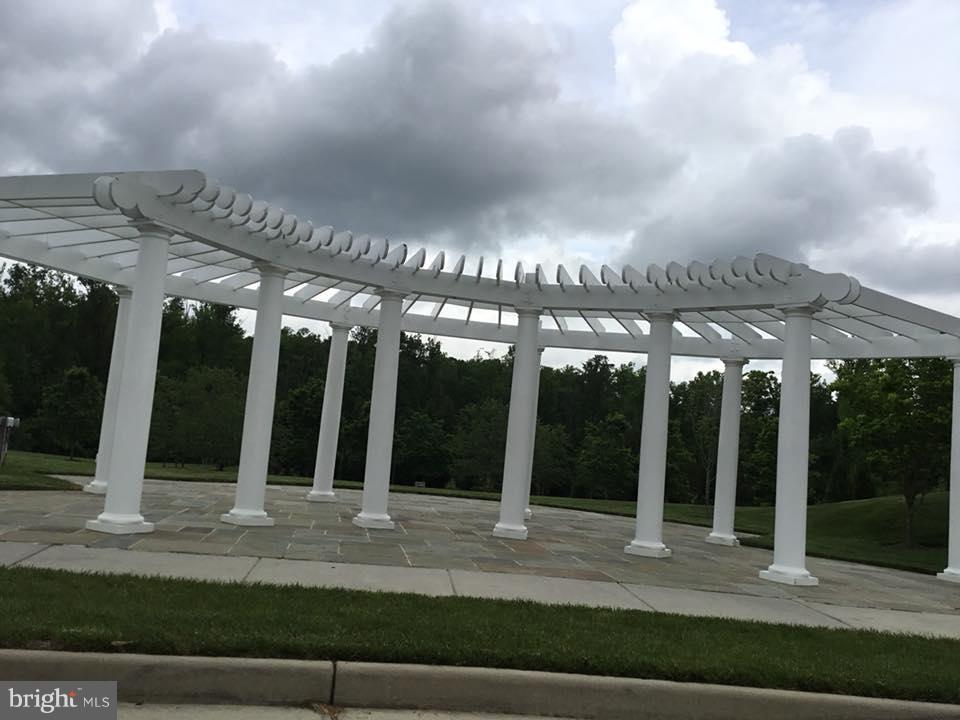 LADYSMITH VILLAGE - Residential