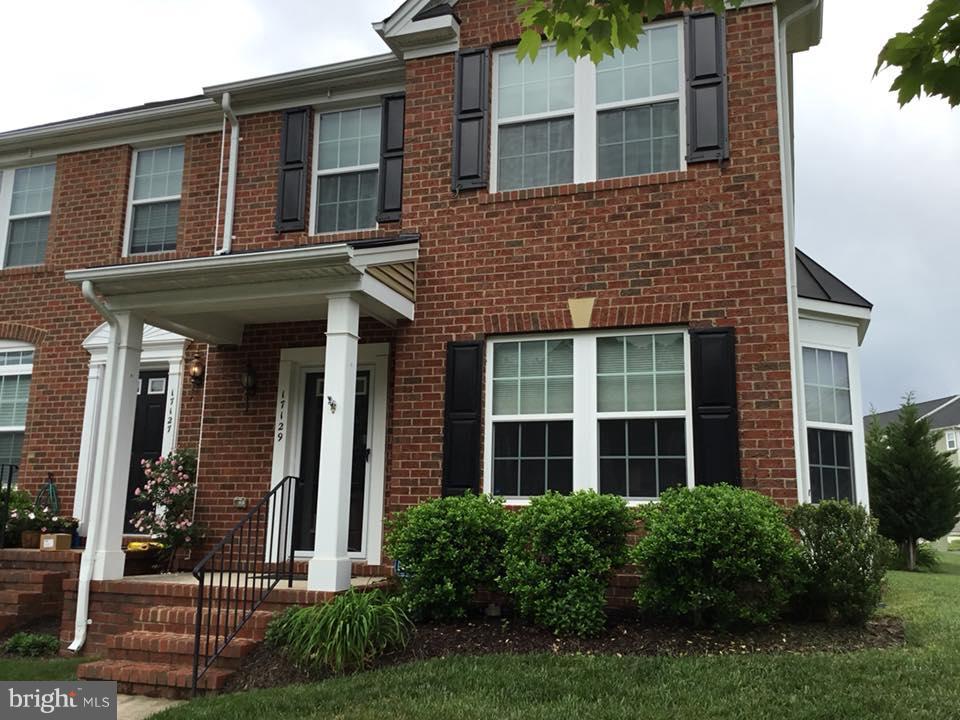 LADYSMITH VILLAGE - Residential