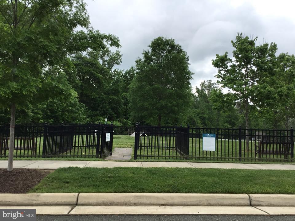 LADYSMITH VILLAGE - Residential