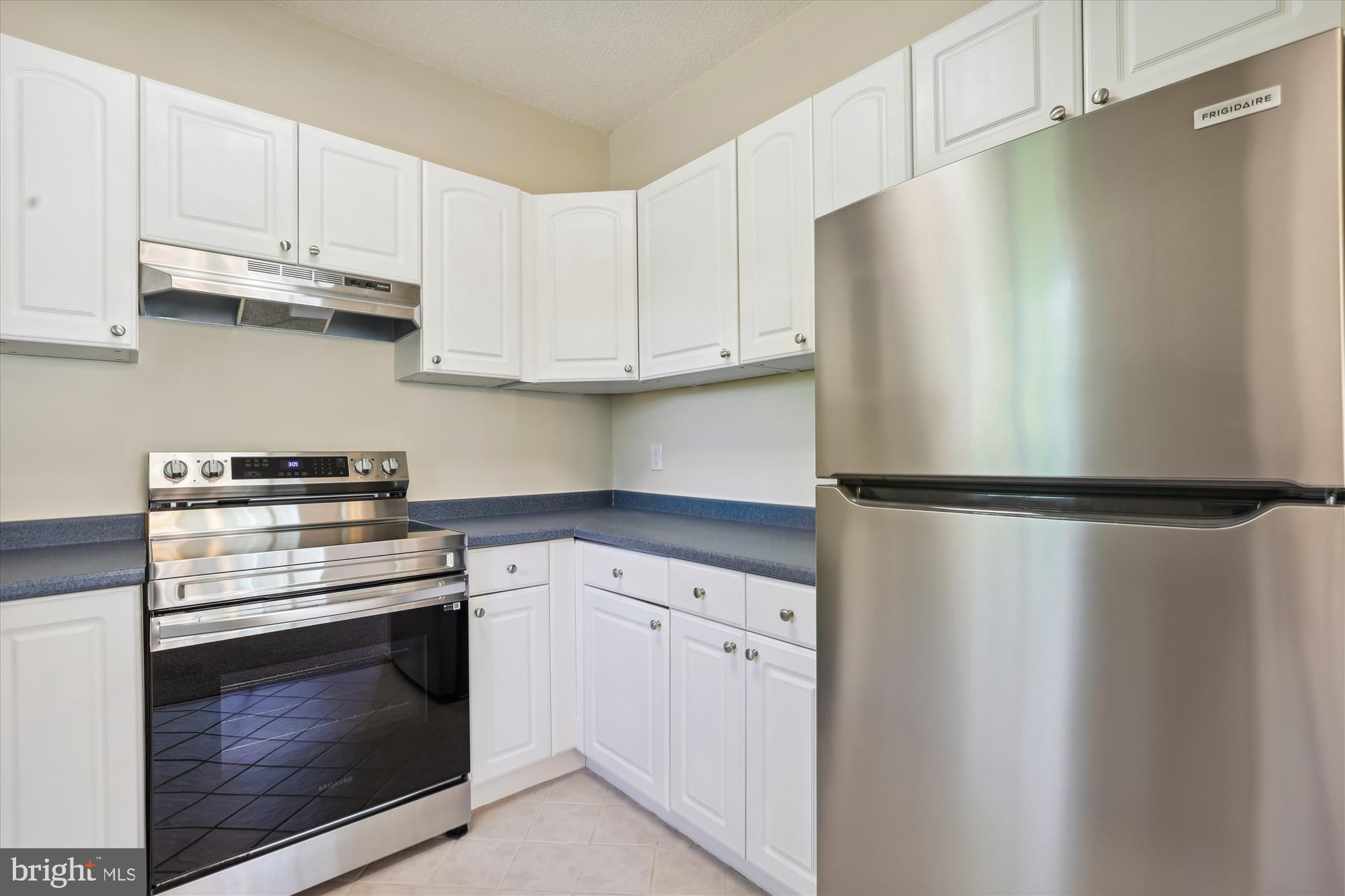 VILLARIDGE - Residential Lease